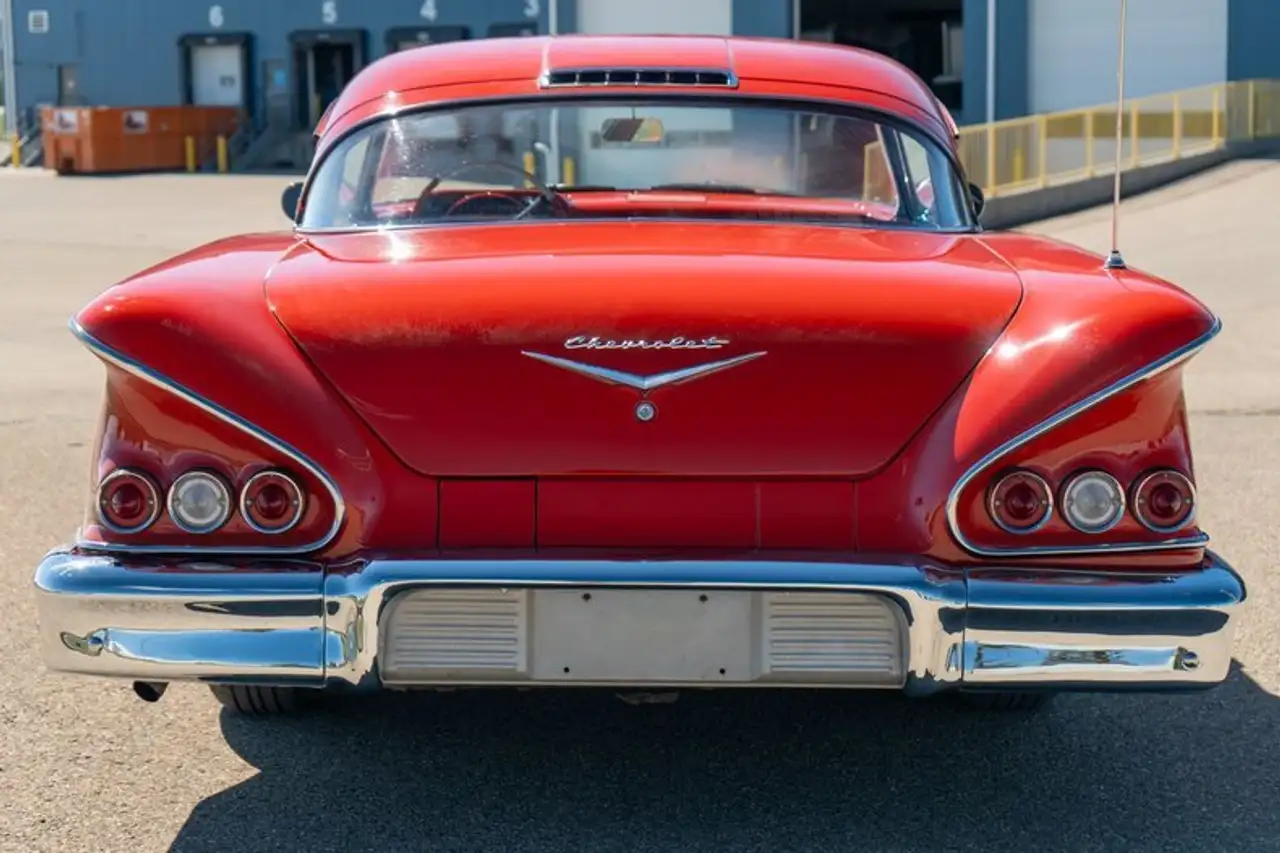 Chevrolet Impala снимка Chevrolet Impala