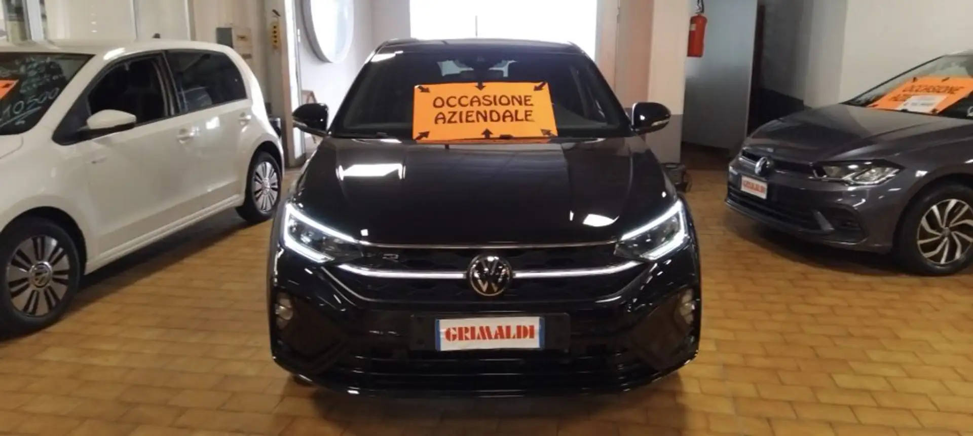 Volkswagen Taigo 1.5 TSI 150 CV DSG R-Line 18" VIDEO Grigio - 2