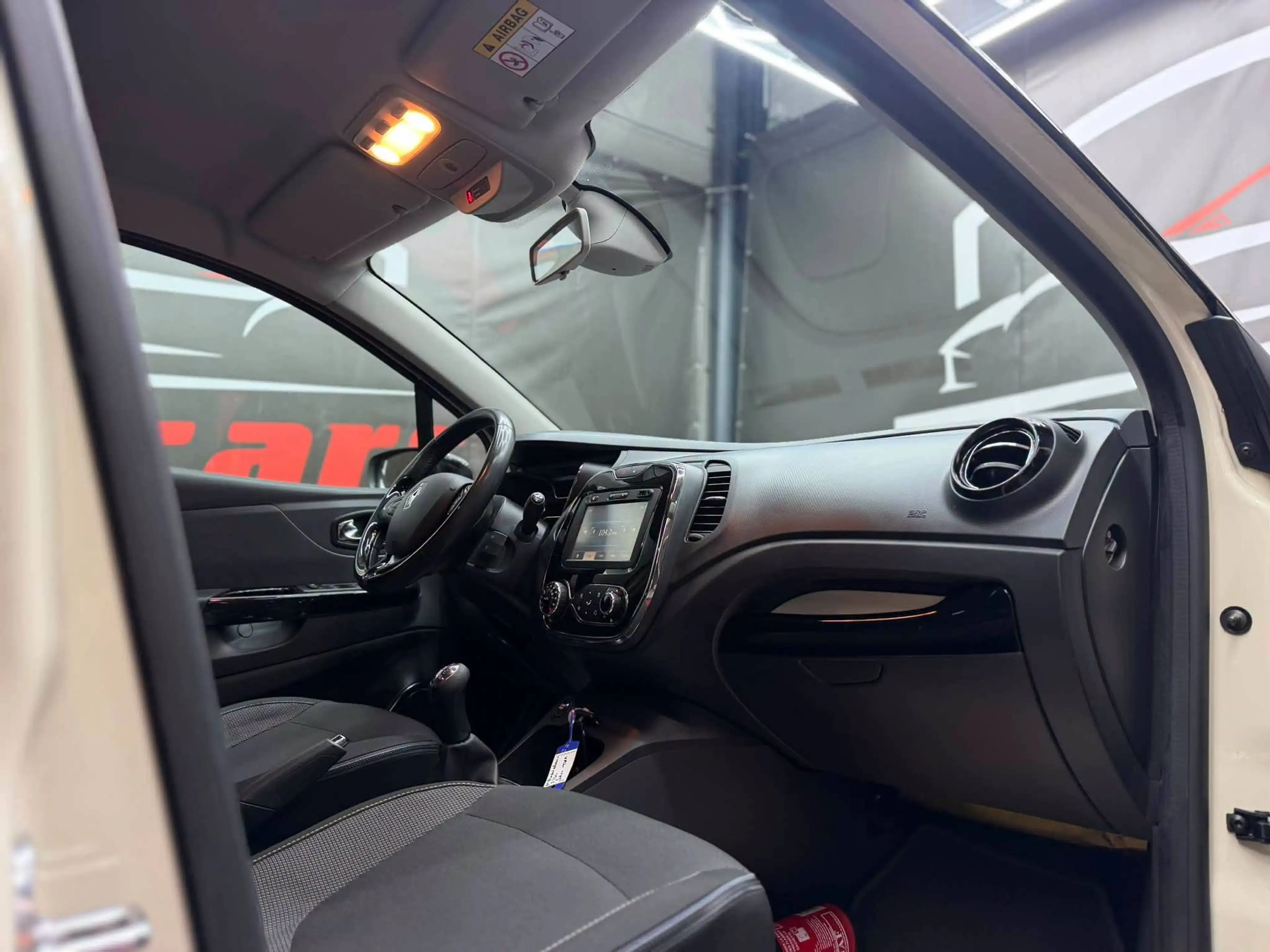 Renault Captur Captur 0.9 TCe Energy Intens — photo 13