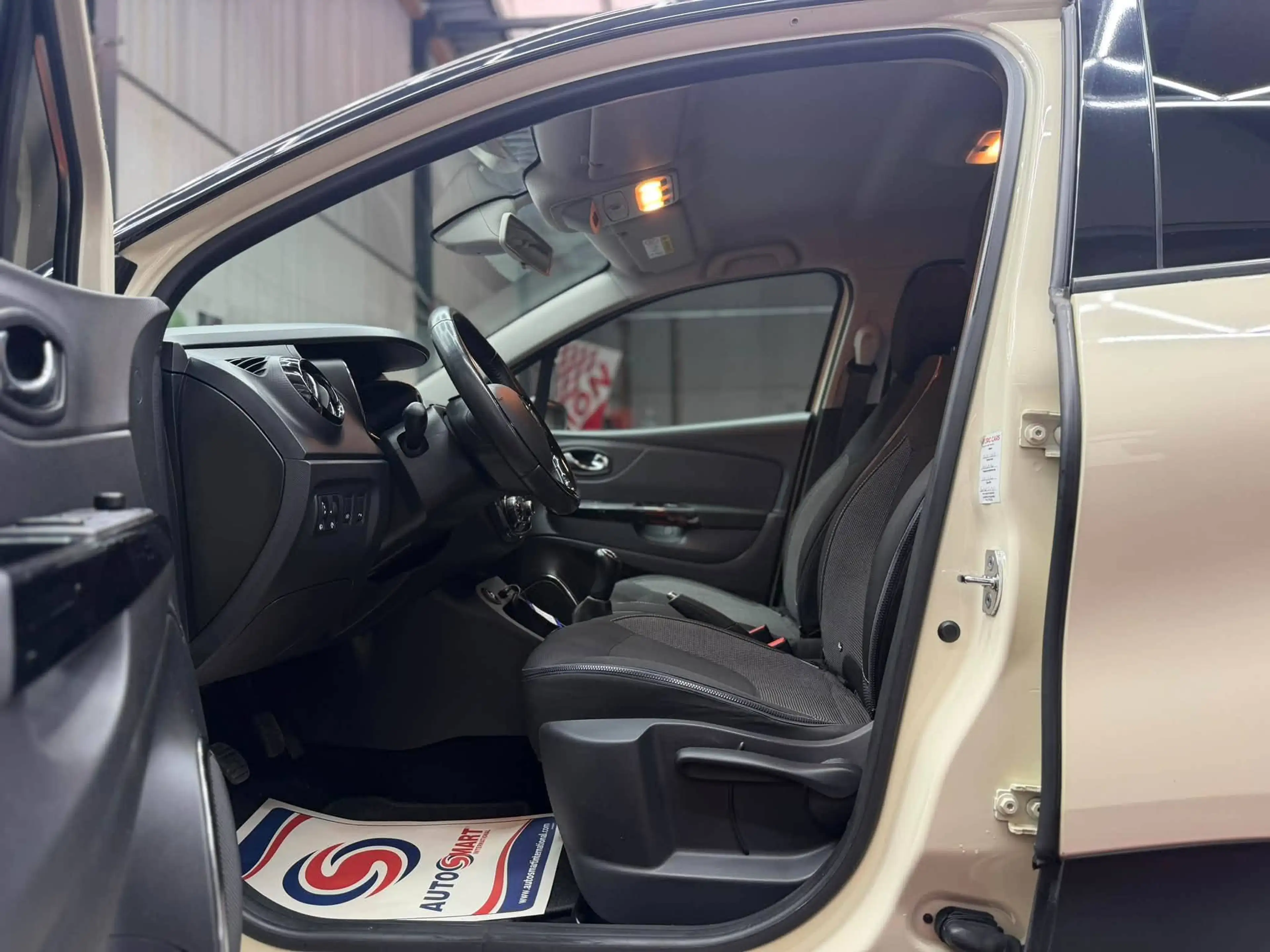 Renault Captur Captur 0.9 TCe Energy Intens — photo 5