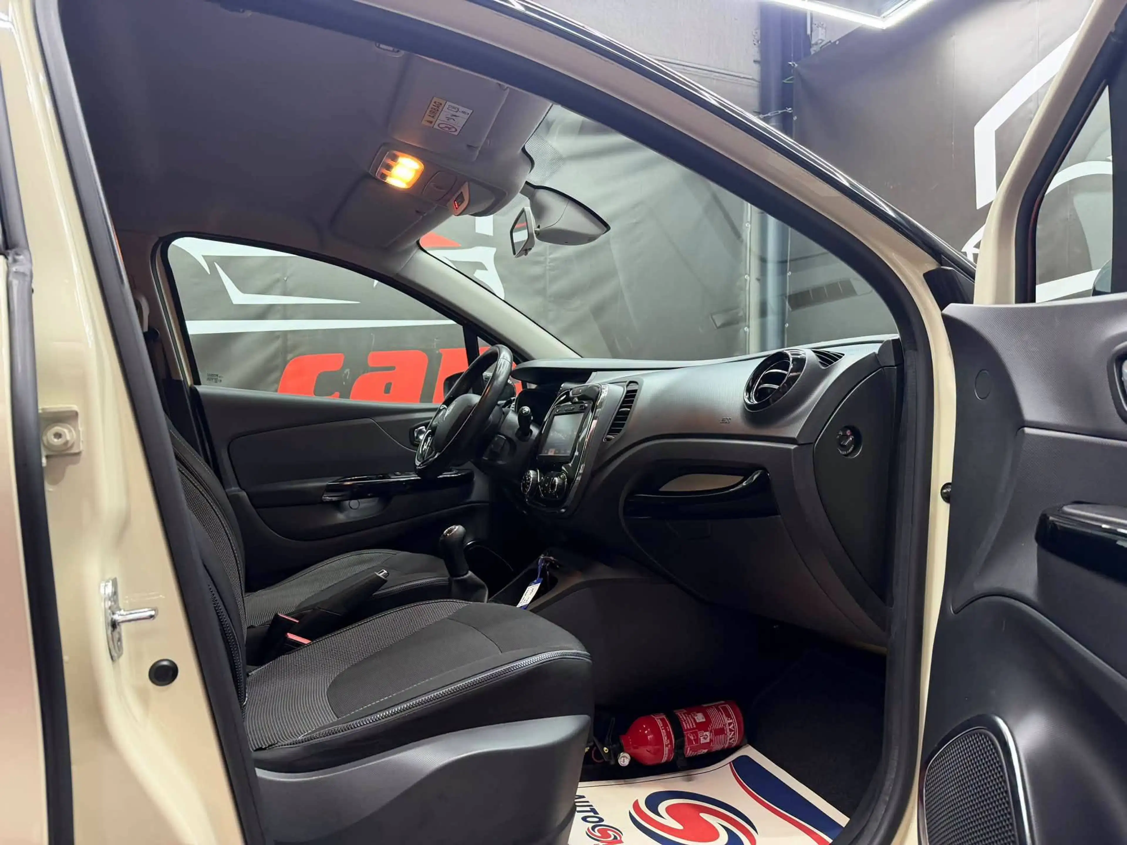 Renault Captur Captur 0.9 TCe Energy Intens — photo 11