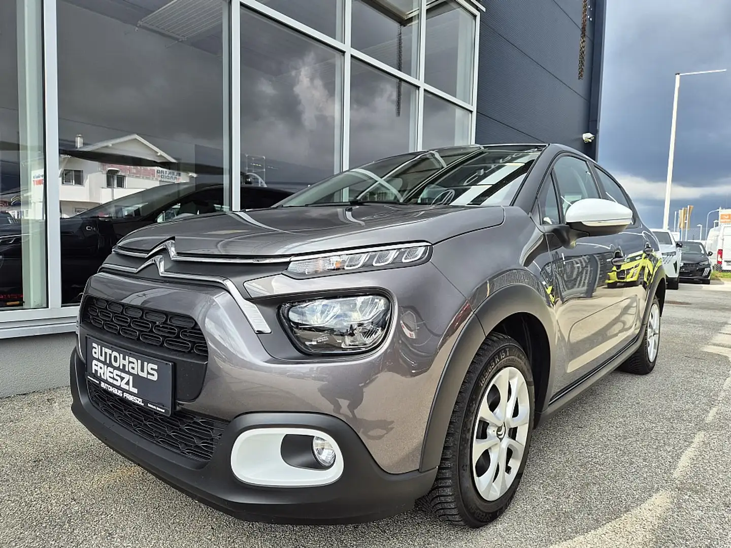 Citroen C3 PureTech 83 S&S 5-Gang-Manuell You Grau - 1