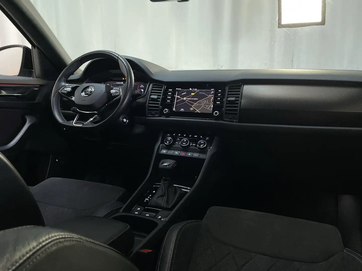 Skoda Kodiaq 1.5 TSI 150pk DSG Sportline Business 7p. Virtual C Gris - 2