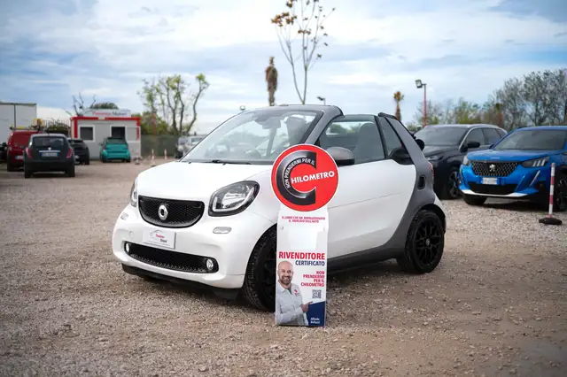 smart forTwo 1.0 mhd bianca lim  cabrio 71cv