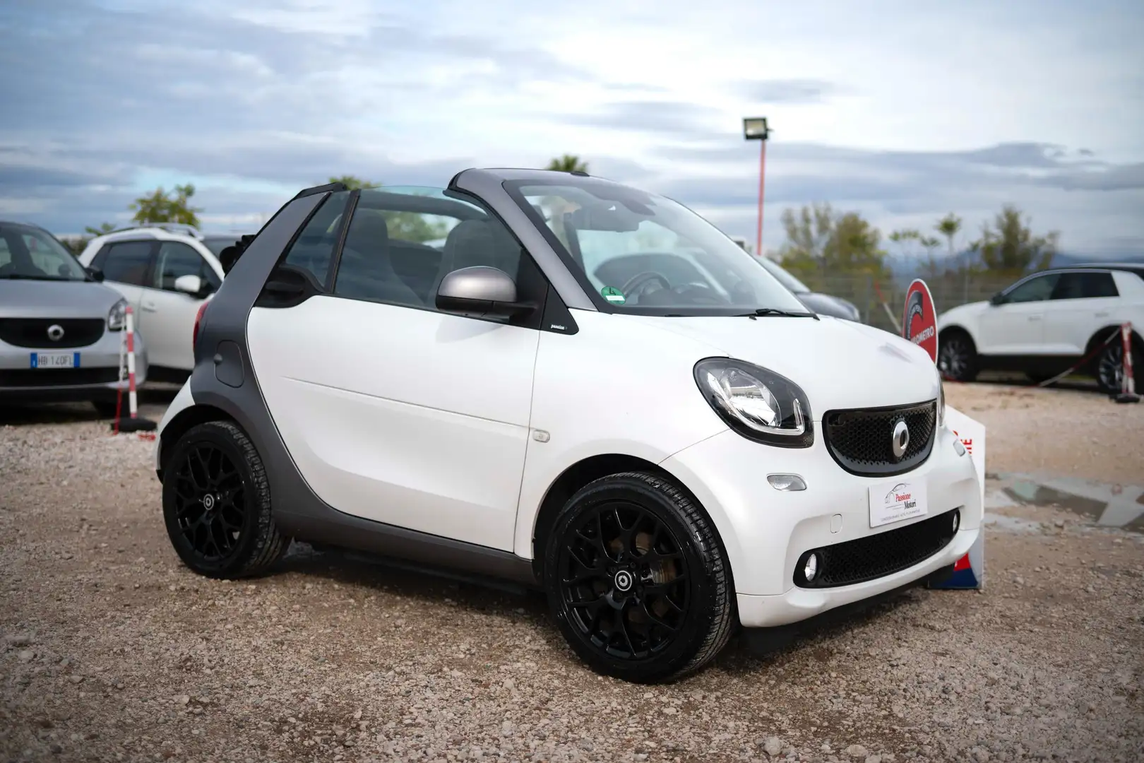 smart forTwo 1.0 mhd bianca lim cabrio 71cv Blanc - 2