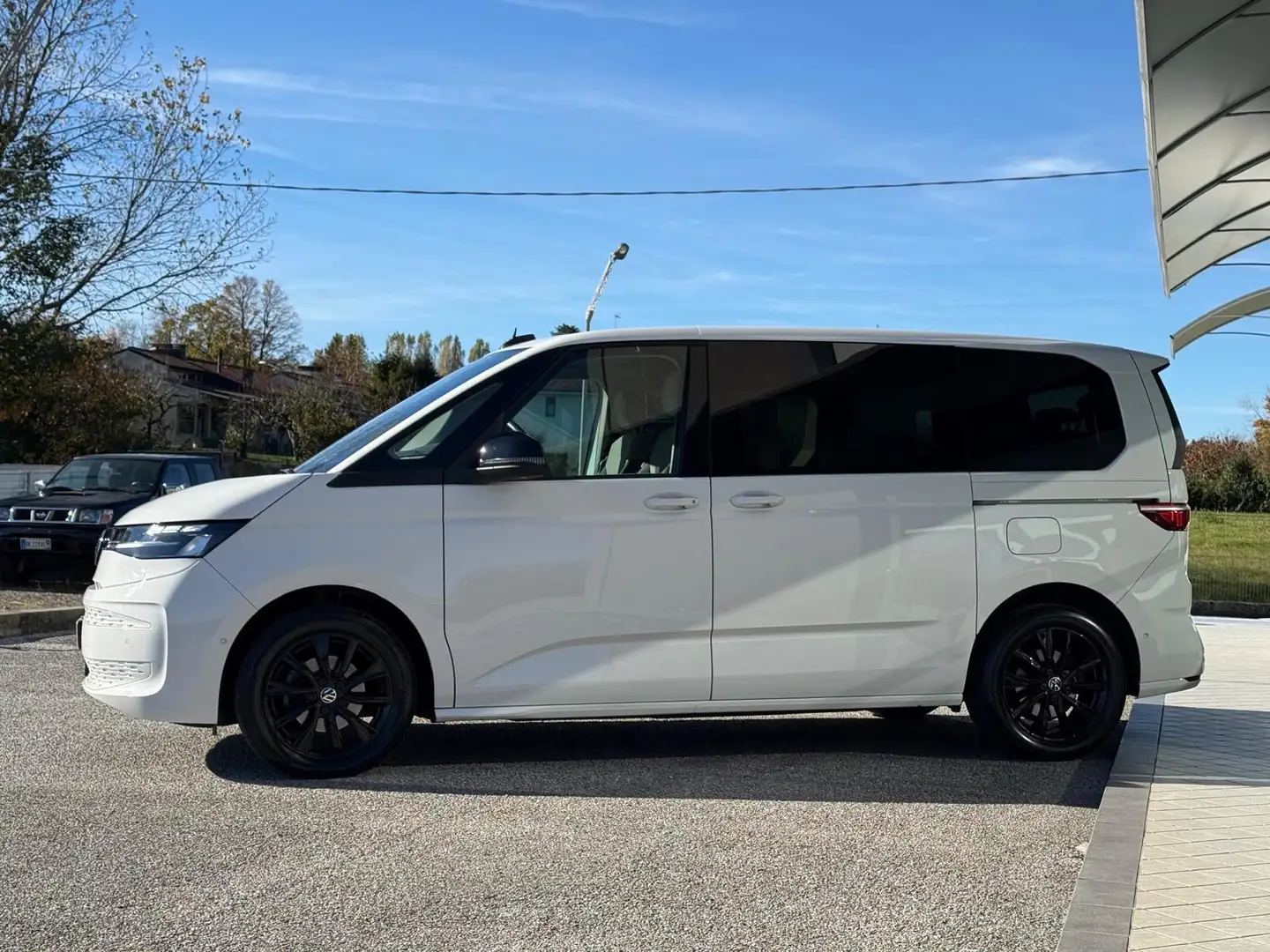 Volkswagen T7 Multivan Multivan 2.0 tdi Life 150cv dsg 7p. ti Bianco - 2