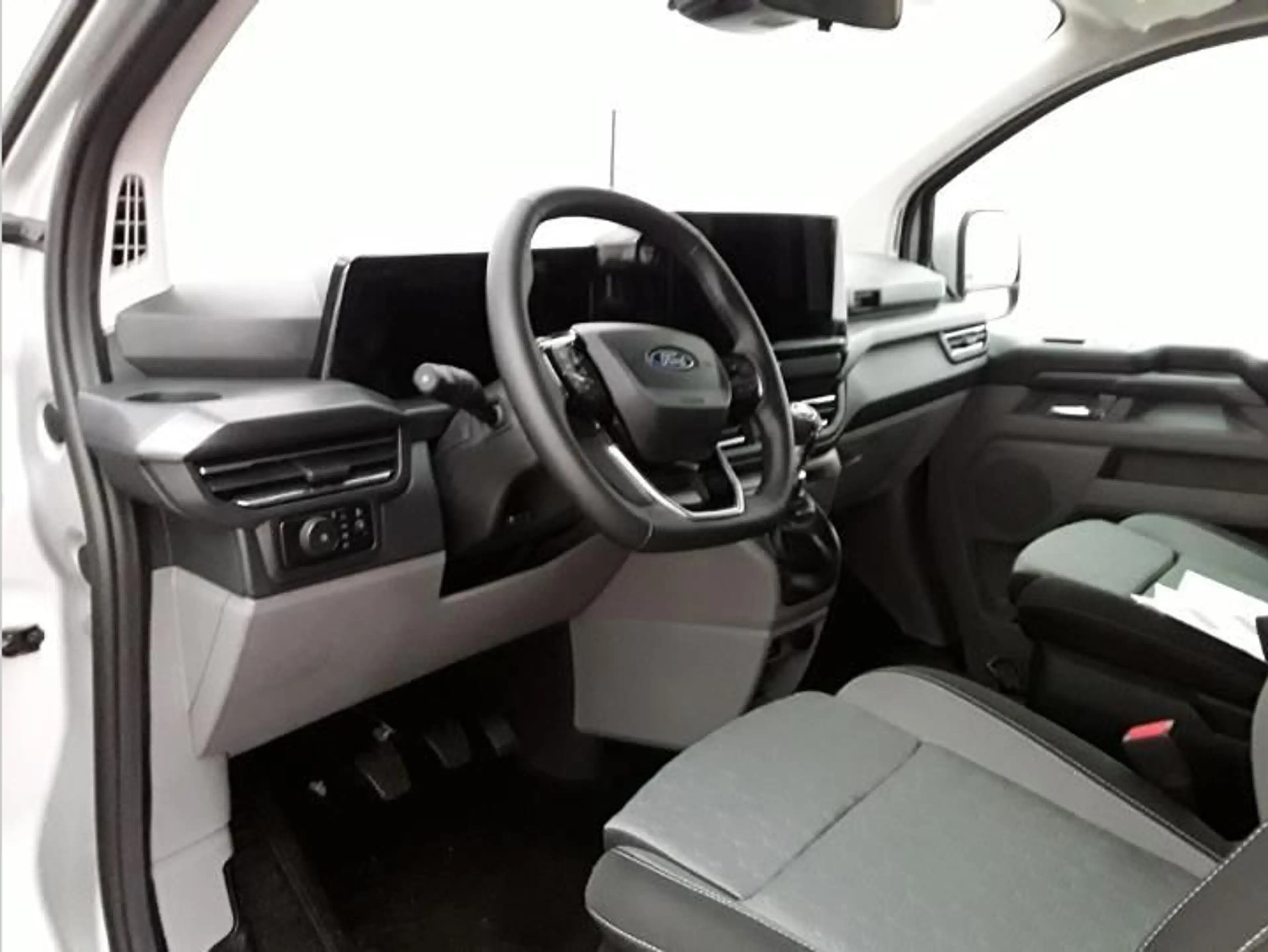 Ford Tourneo Custom L1 Titanium ACC, TWA, 2 Schiebetüren — photo 5