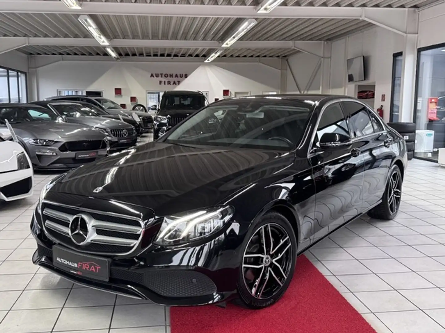 Mercedes-Benz E 200 d Avantgarde°Navi°ACC°Ambiente°LED°CarPlay 9G Noir - 1