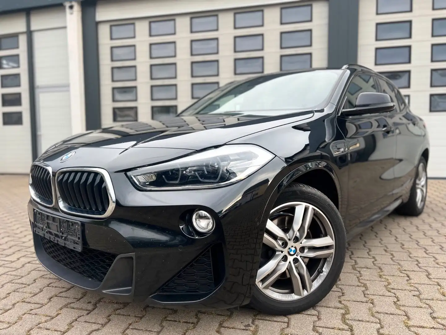 BMW X2 Baureihe X2 xDrive 20 d M Sport Schwarz - 1