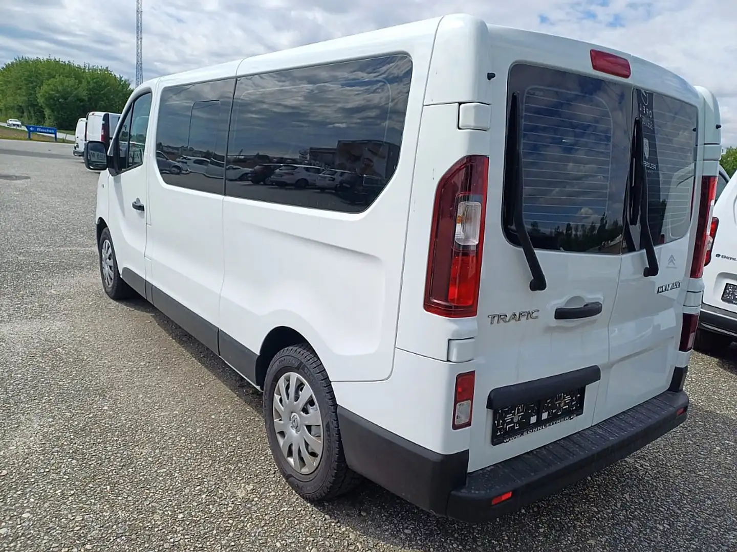 Renault Trafic Passenger Expression Energy dCi 125 Twin-Turbo Weiß - 2