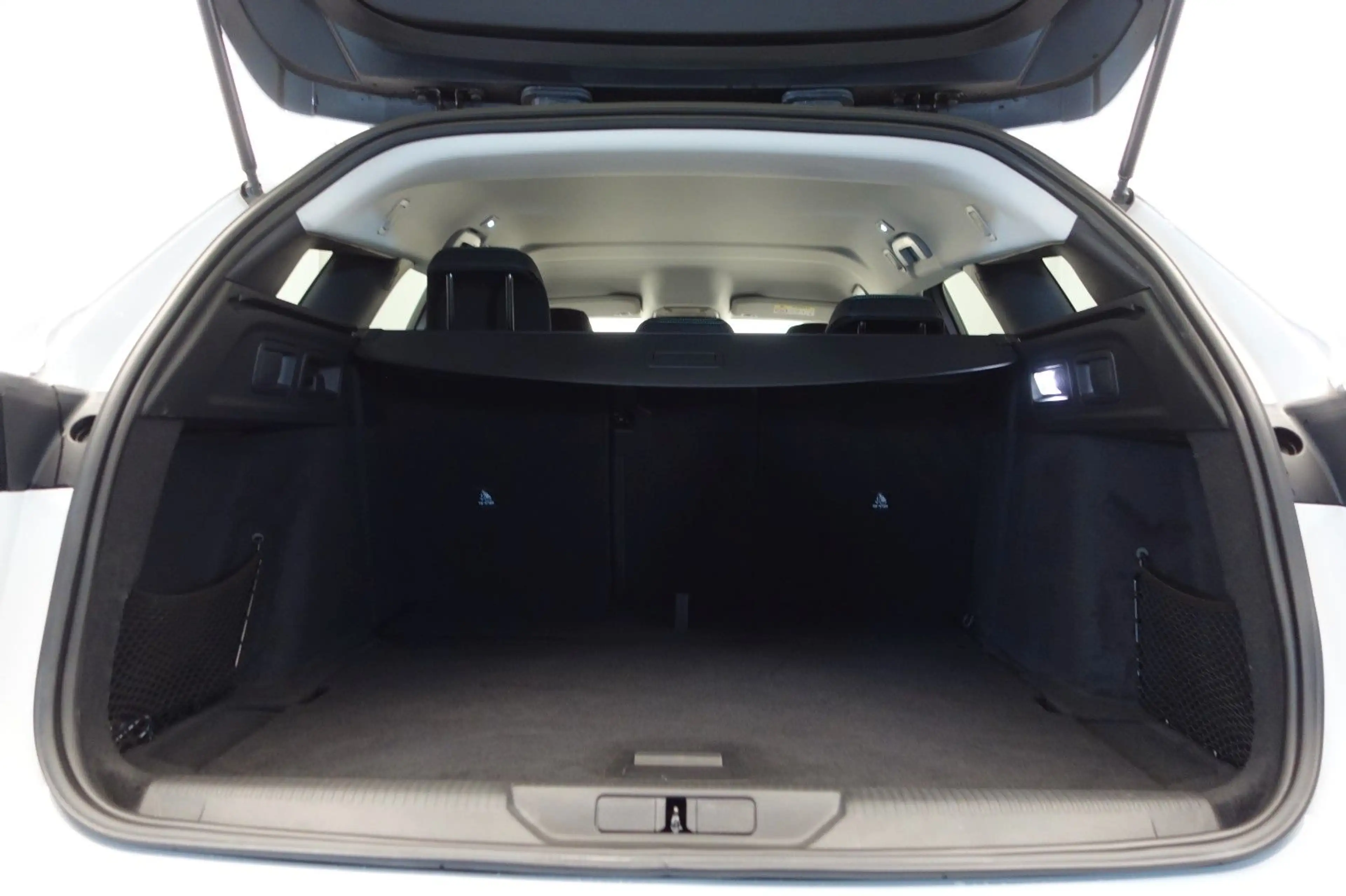 Peugeot 308 SW Hybrid Allure HYBRID 136E-DSC6 *AUTOMATIK — photo 9