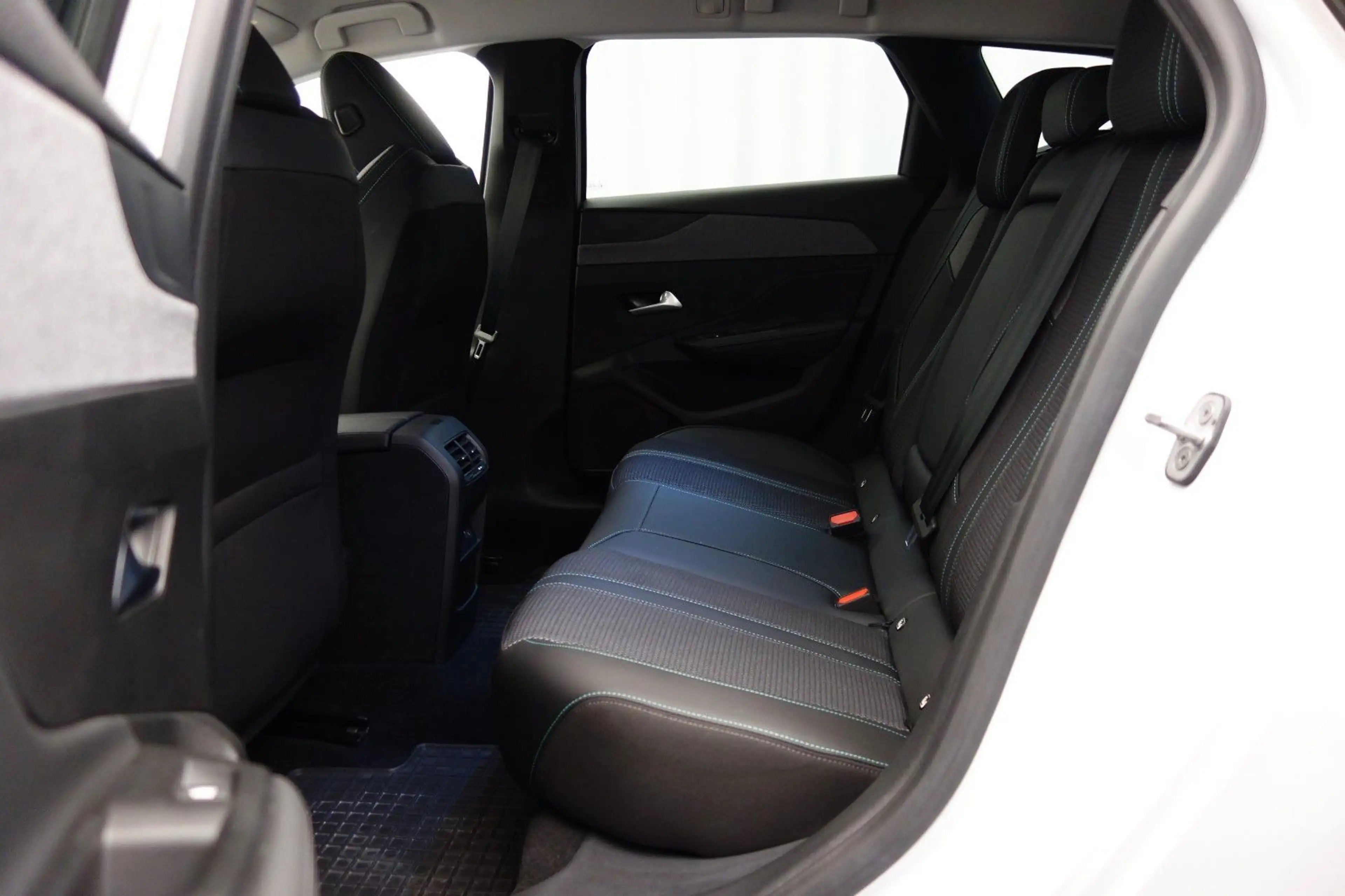 Peugeot 308 SW Hybrid Allure HYBRID 136E-DSC6 *AUTOMATIK — photo 15