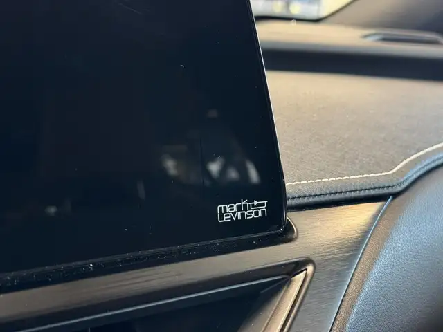 Lexus Ux view 9