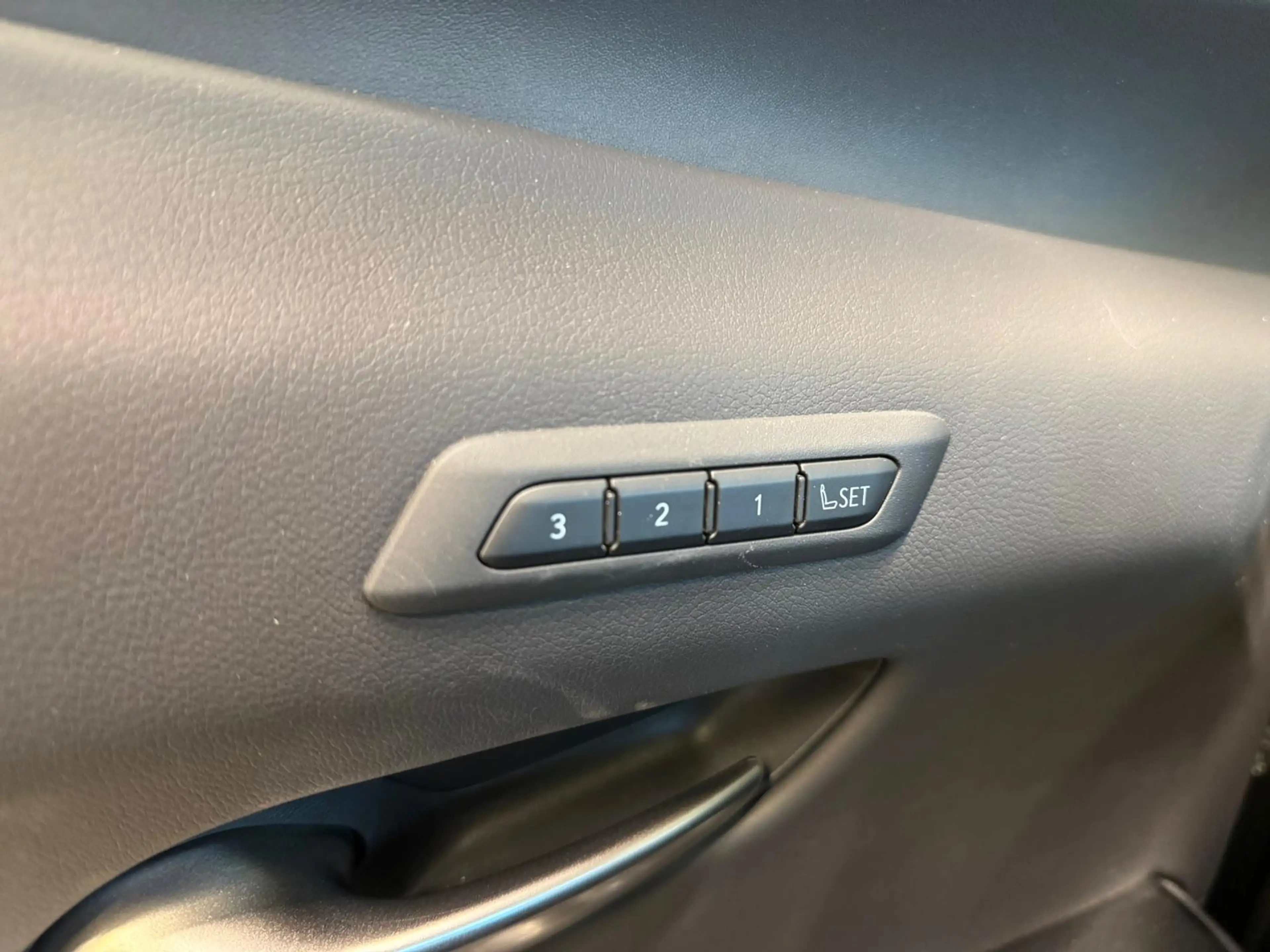Lexus UX 250h AWD Executive Line + President Pack | Mark-Levinso — photo 10