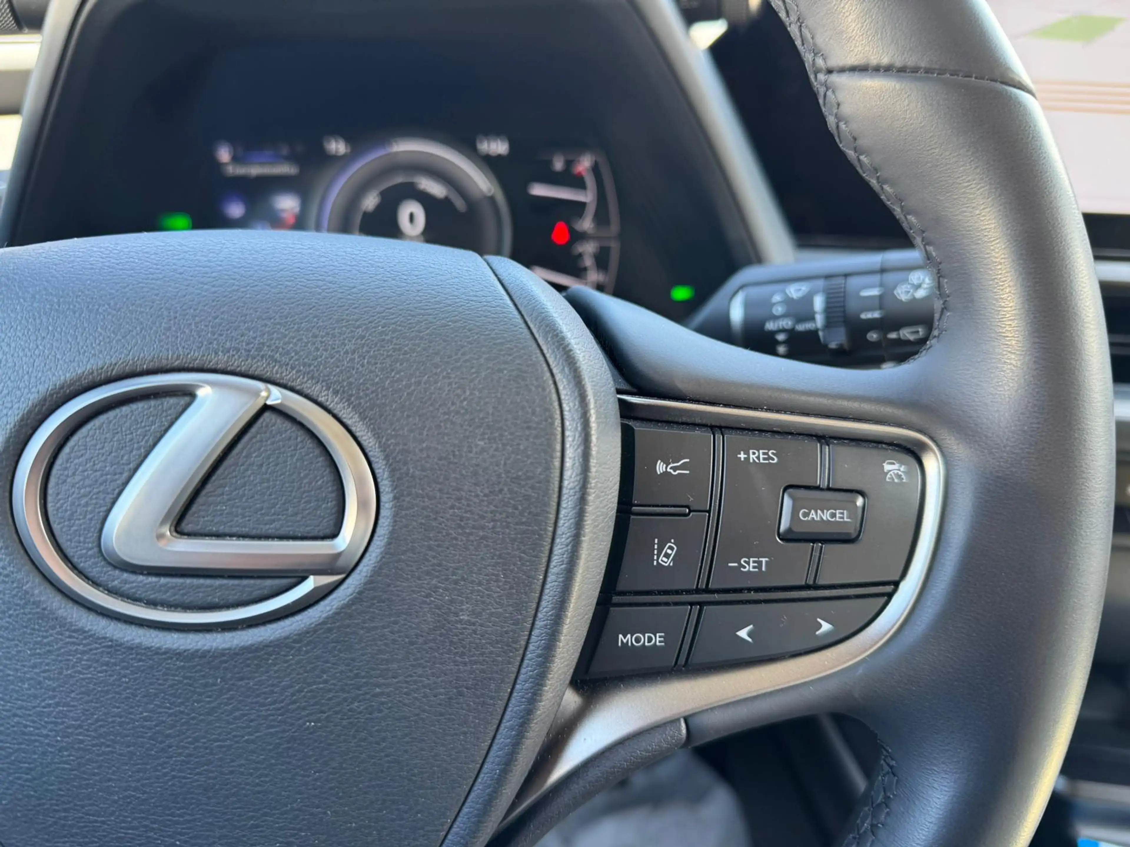 Lexus UX 250h AWD Executive Line + President Pack | Mark-Levinso — photo 14