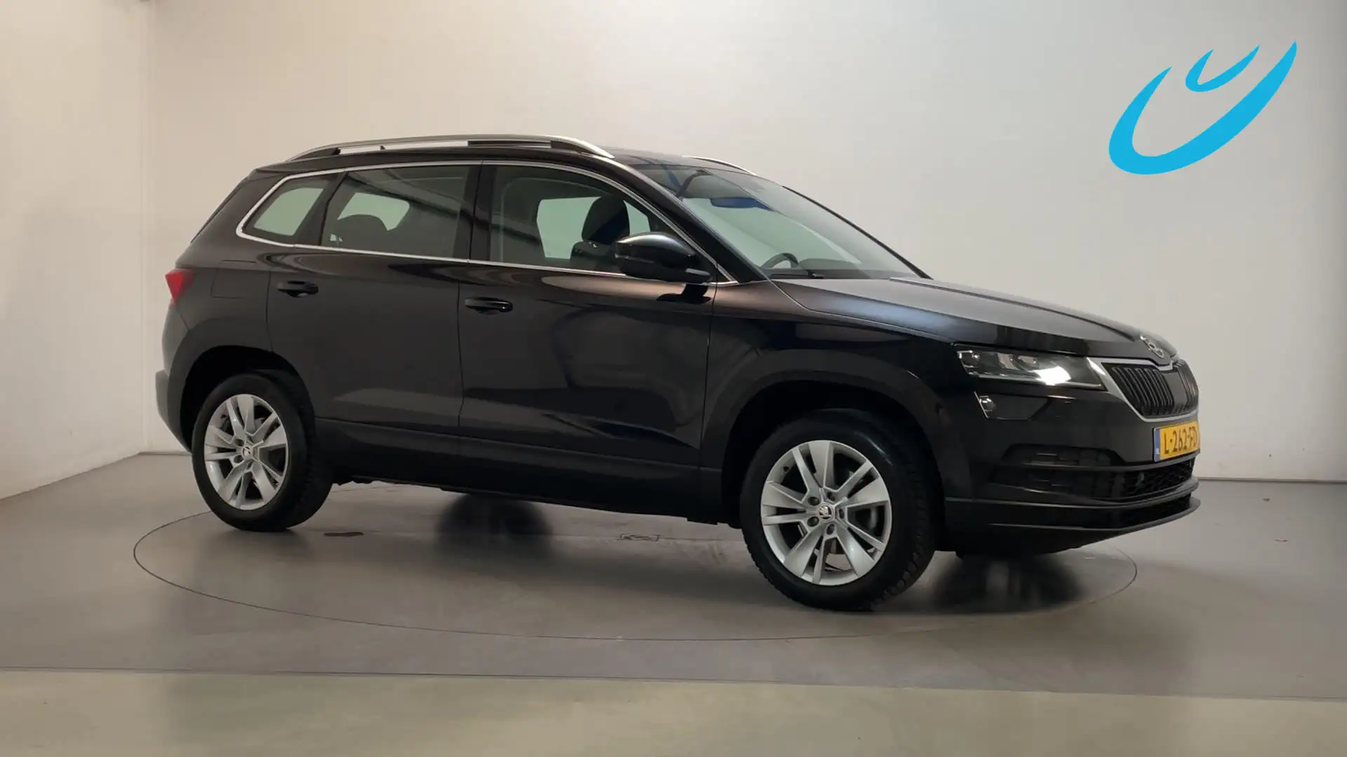 Skoda Karoq 1.5 TSI 150pk ACT Business Edition Plus LED Panora Noir - 1