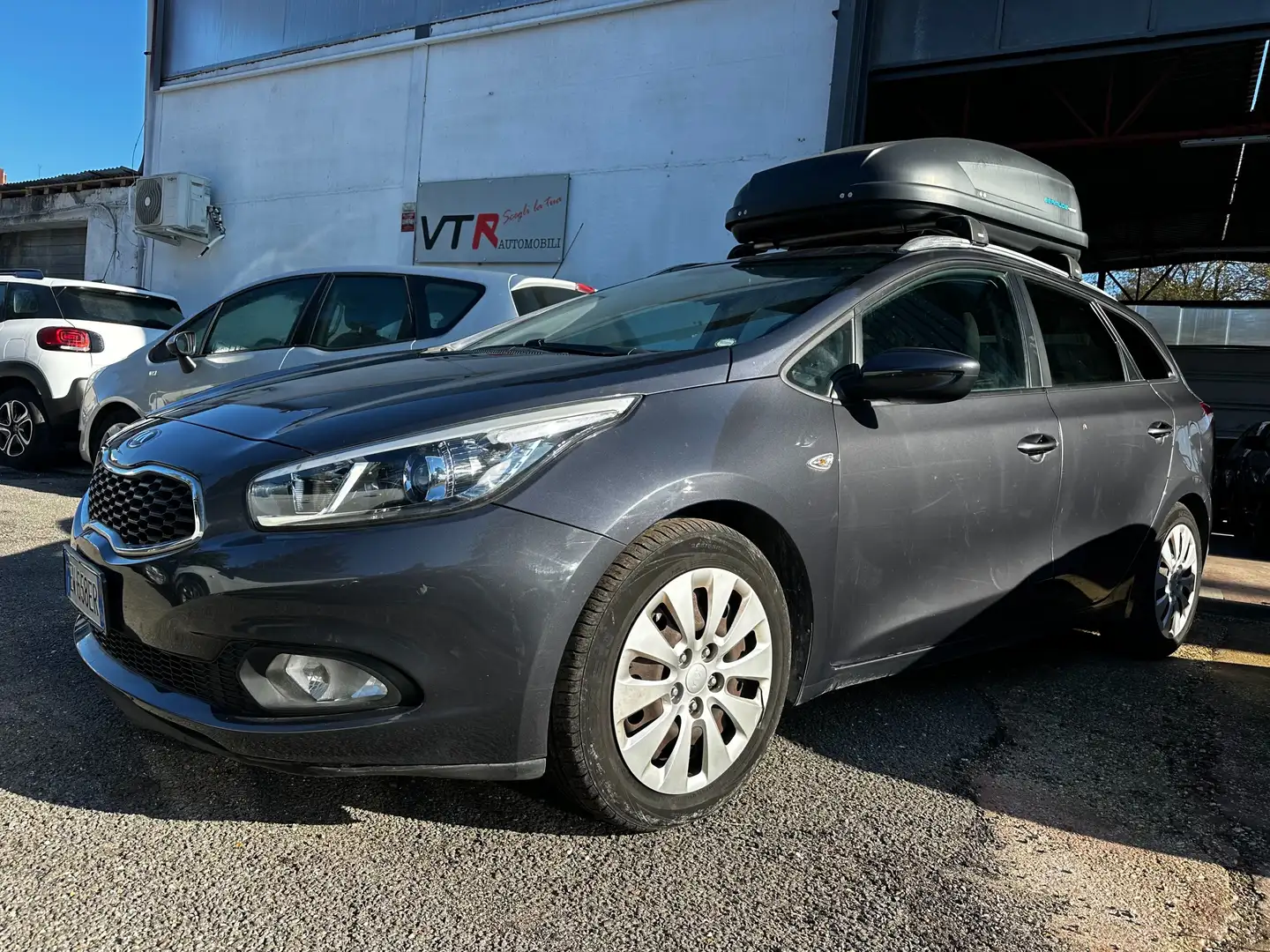 Kia Ceed / cee'd ceed II SW 1.4 cvvt Active Gris - 1