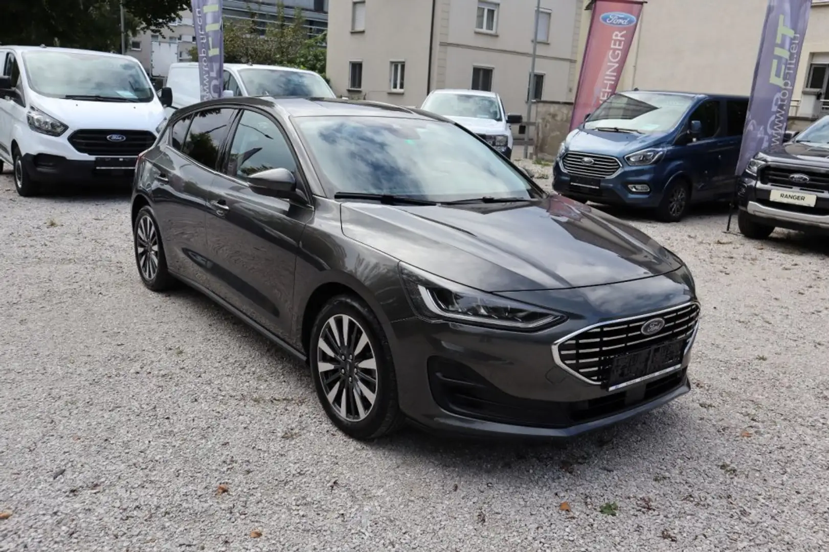 Ford Focus Titanium X Grau - 1
