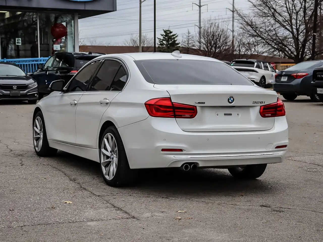 BMW 3 Series снимка BMW 3 Series