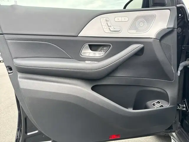 Mercedes-Benz GLE view 11