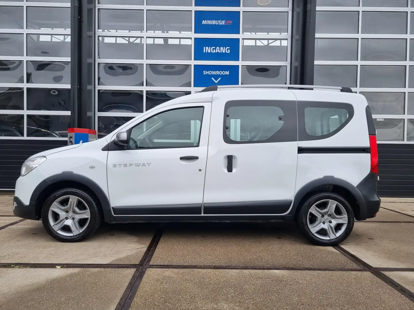 Dacia Dokker 1.6 SCe Stepway / NAVI / CRUISE / CAMERA / PDC Wit - 2