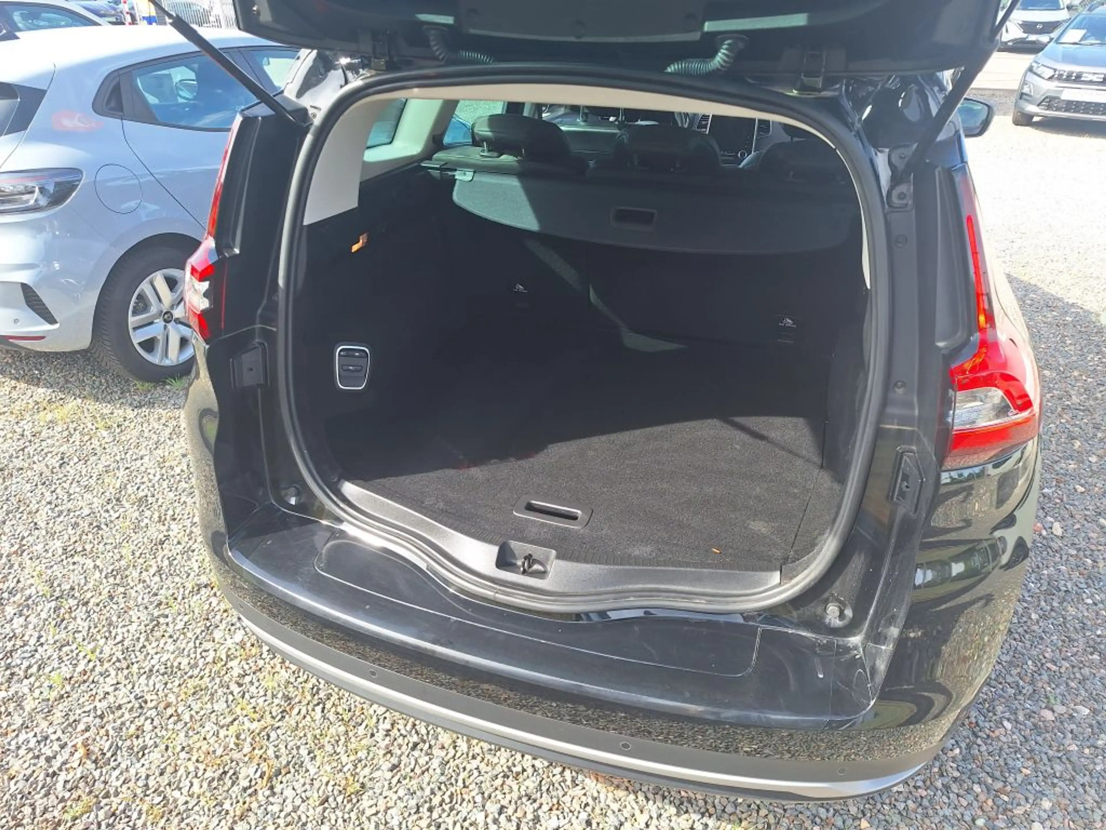 Renault Grand Scenic TCe 140 GPF TECHNO — photo 5