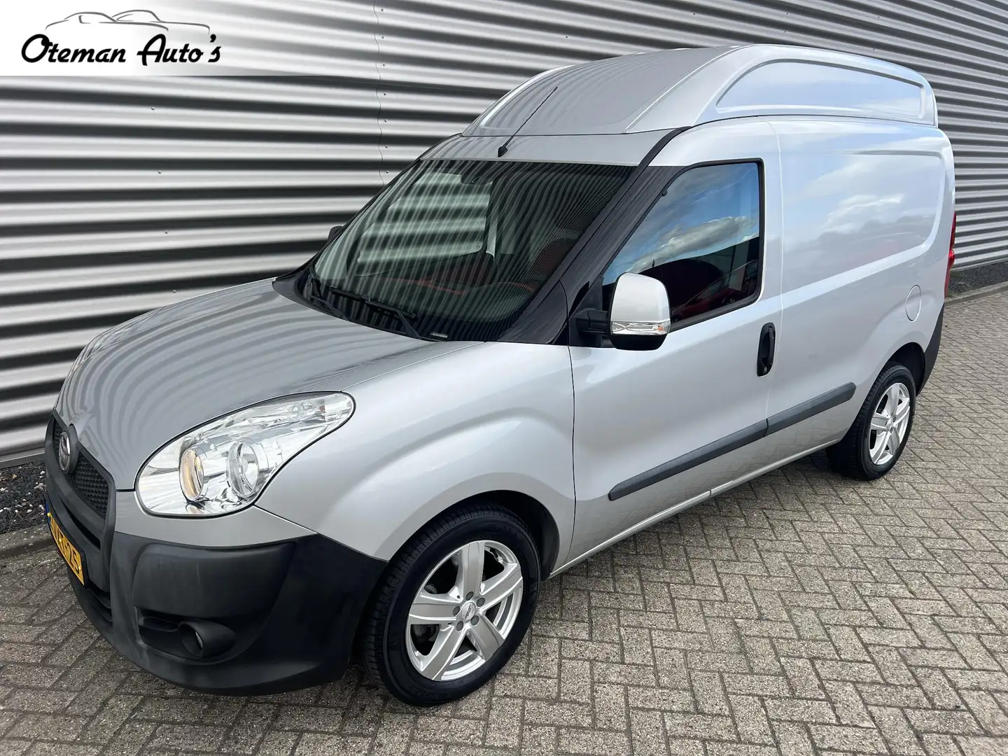 Fiat Doblo Cargo 1.6 MultiJet SX HD Invalide Automaat Camper Grijs - 1