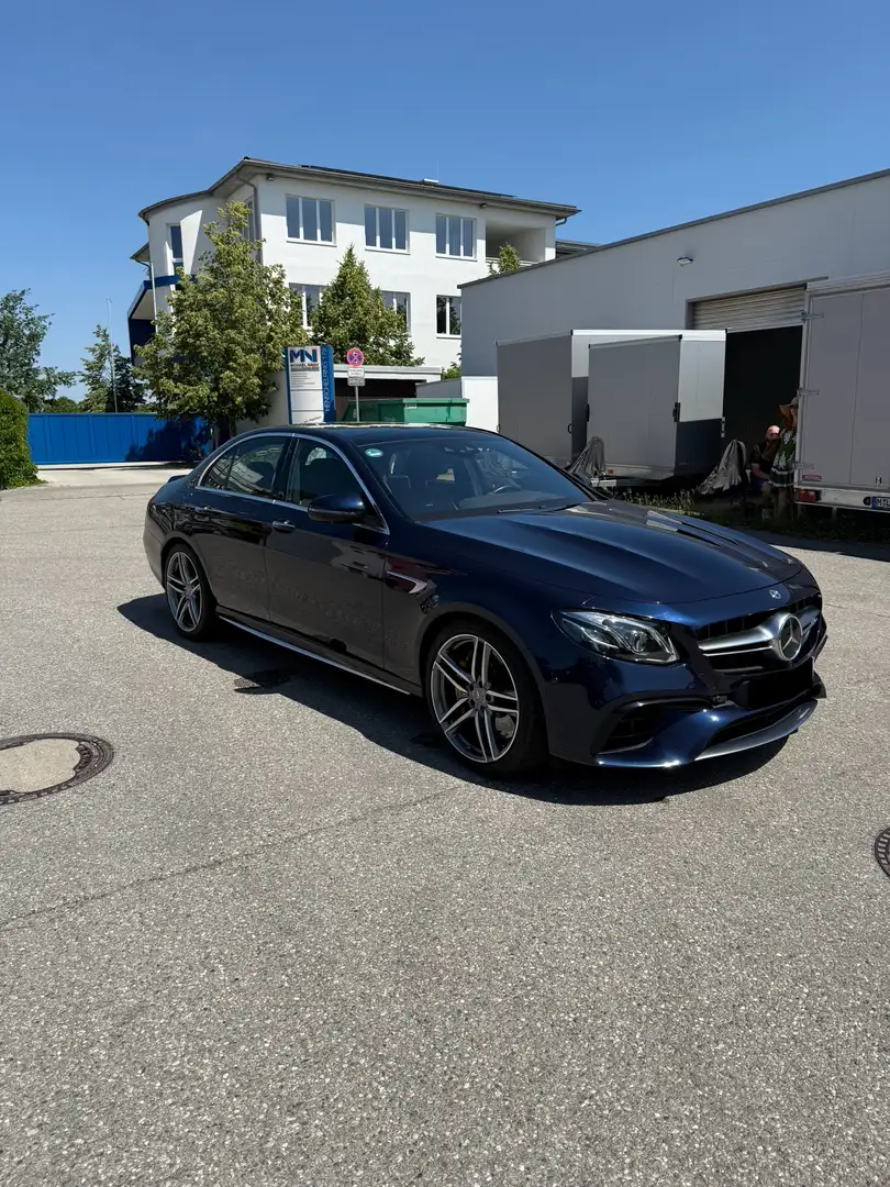 Mercedes-Benz E 63 AMG S 4Matic Speedshift 9G-MCT - 2