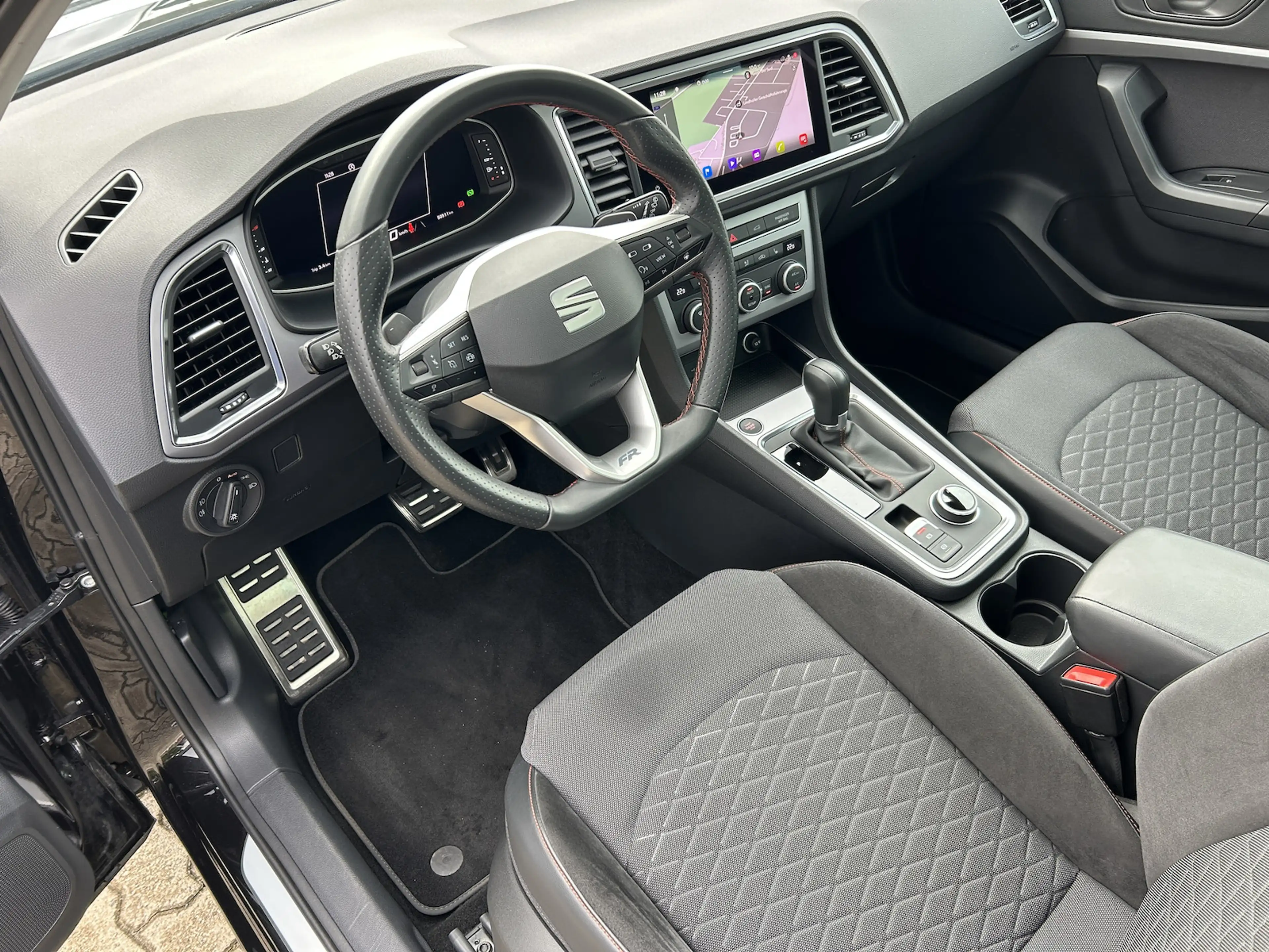 SEAT Ateca FR 1.5 TSI DSG*LED*VC*Kamera*ACC*Pano* — photo 14