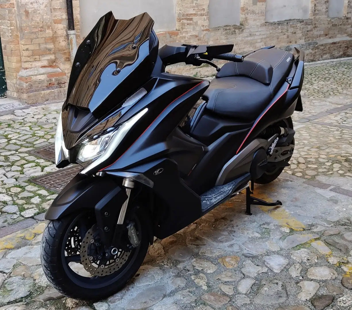 Kymco AK 550 Nero - 1
