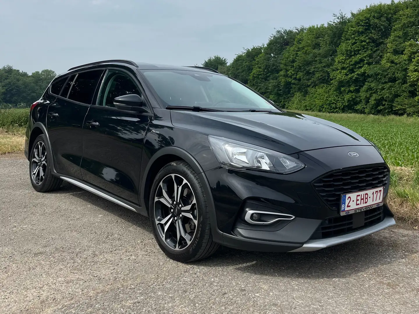 Ford Focus Focus Active 1.0 EcoBoost Business Zwart - 1