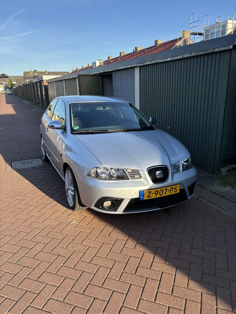 SEAT Ibiza 1.4-16V Trendstyle Grijs - 1
