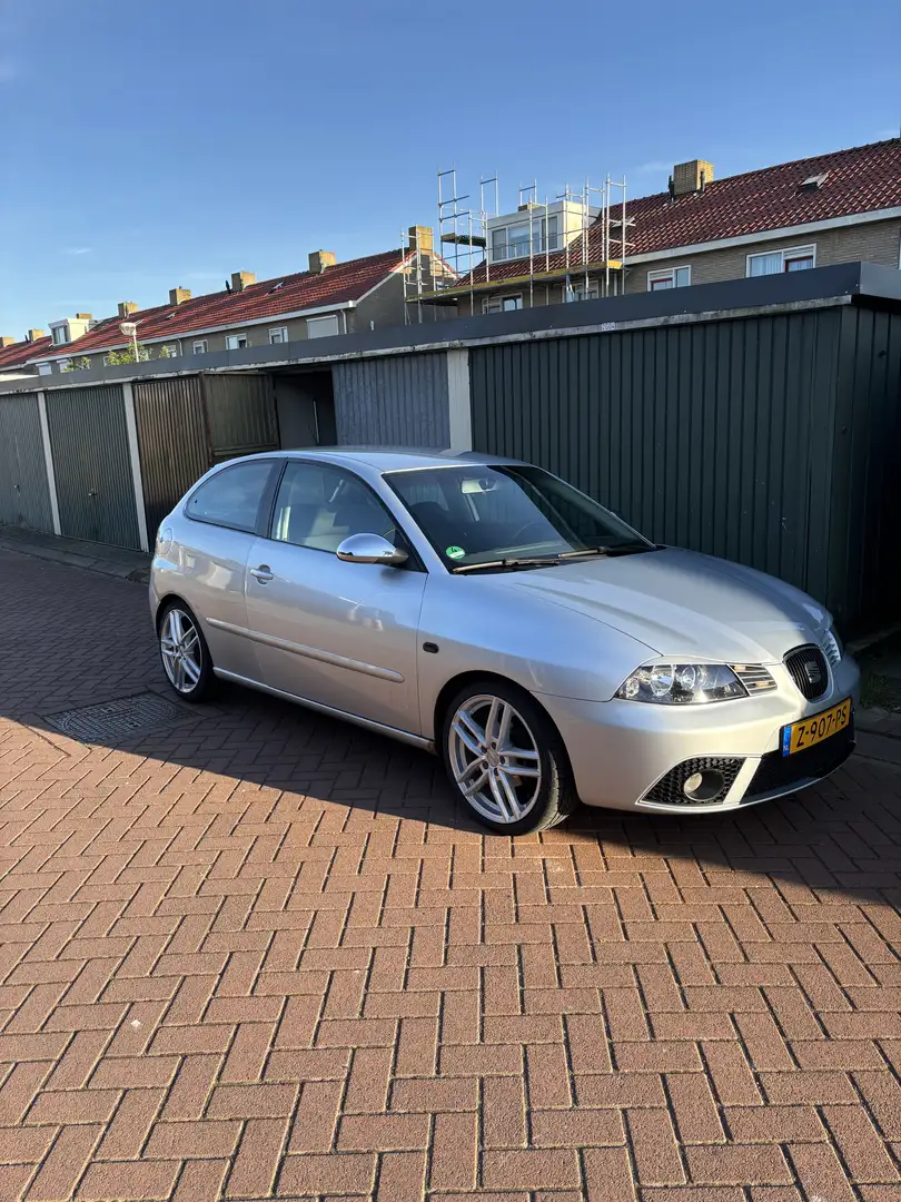 SEAT Ibiza 1.4-16V Trendstyle Grijs - 2