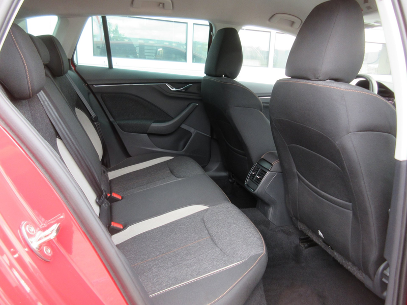 Skoda Scala 1.0 TSI Business Edition / Carplay / Navi / PDC — photo 23