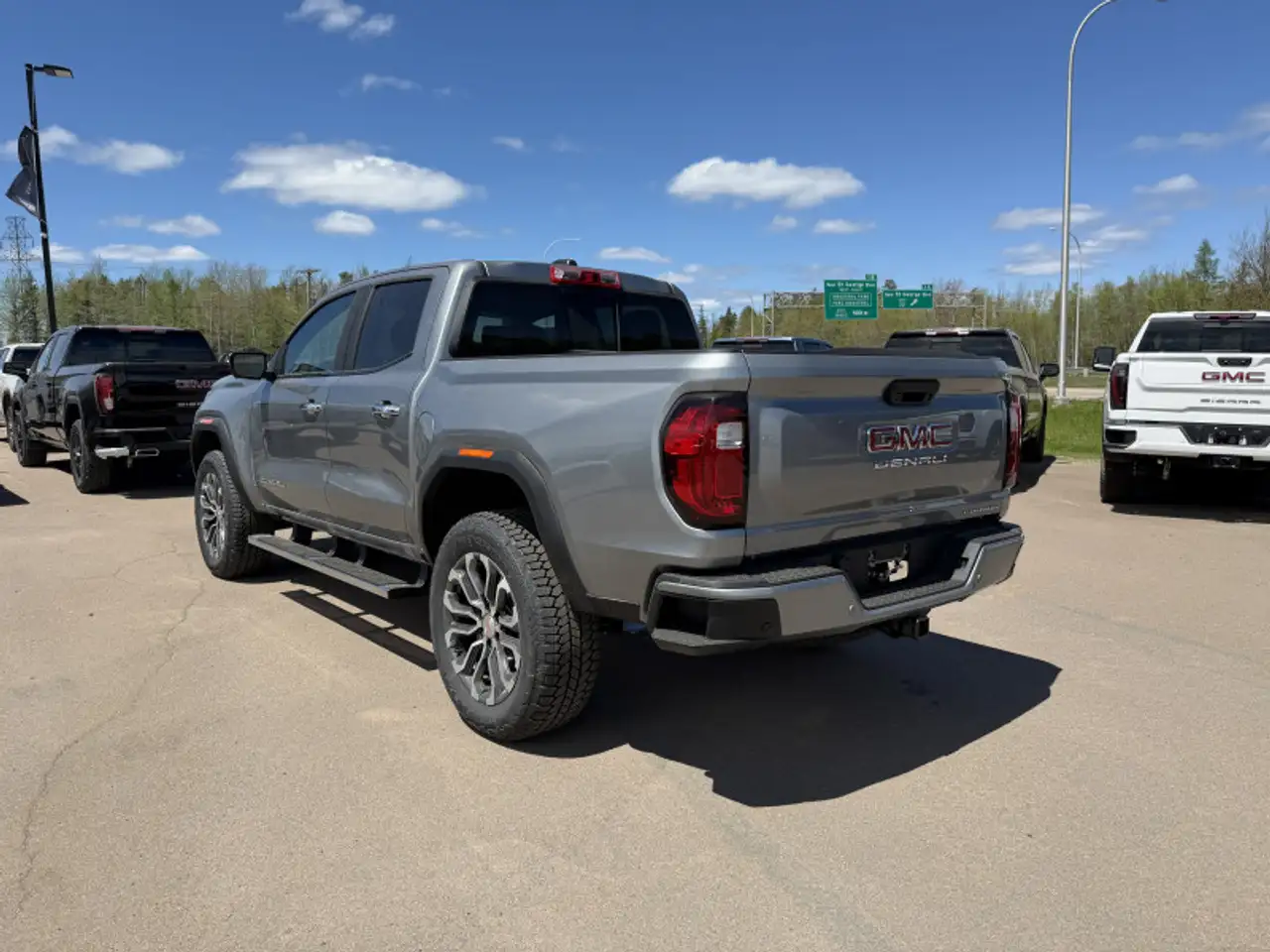 GMC Canyon снимка GMC Canyon