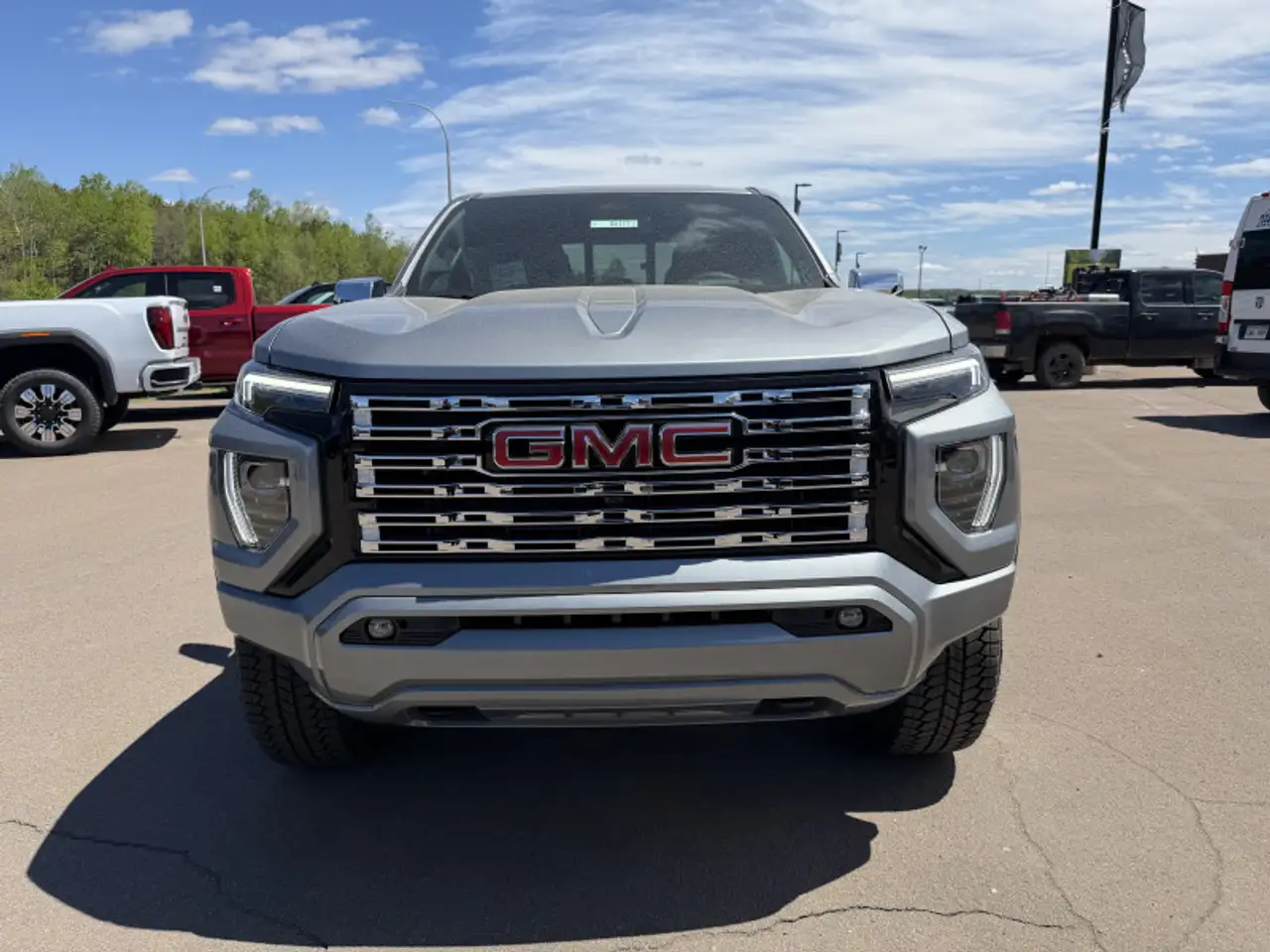 GMC Canyon снимка GMC Canyon