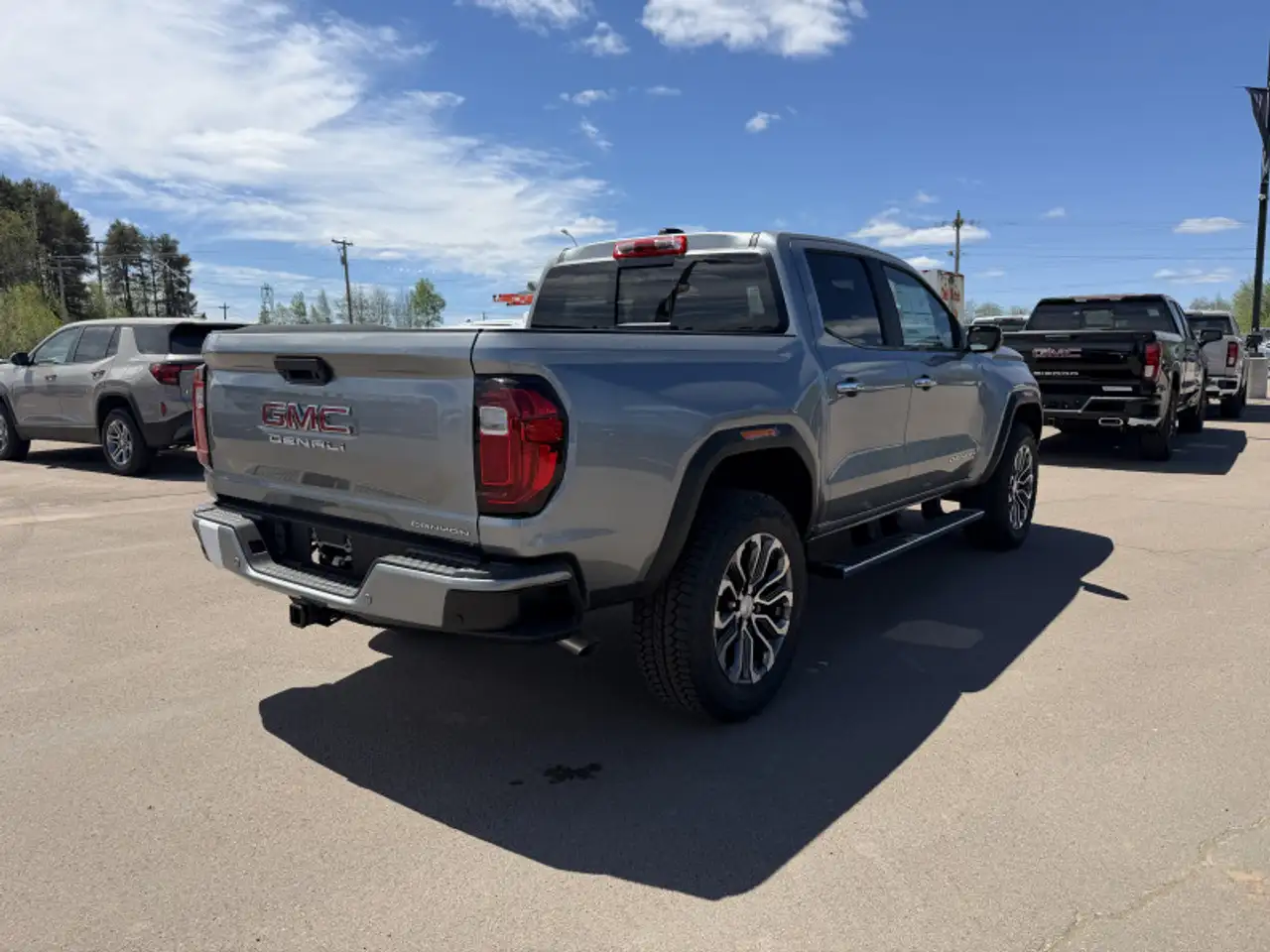 GMC Canyon снимка GMC Canyon