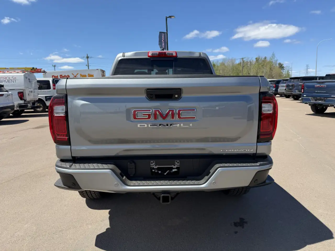 GMC Canyon снимка GMC Canyon