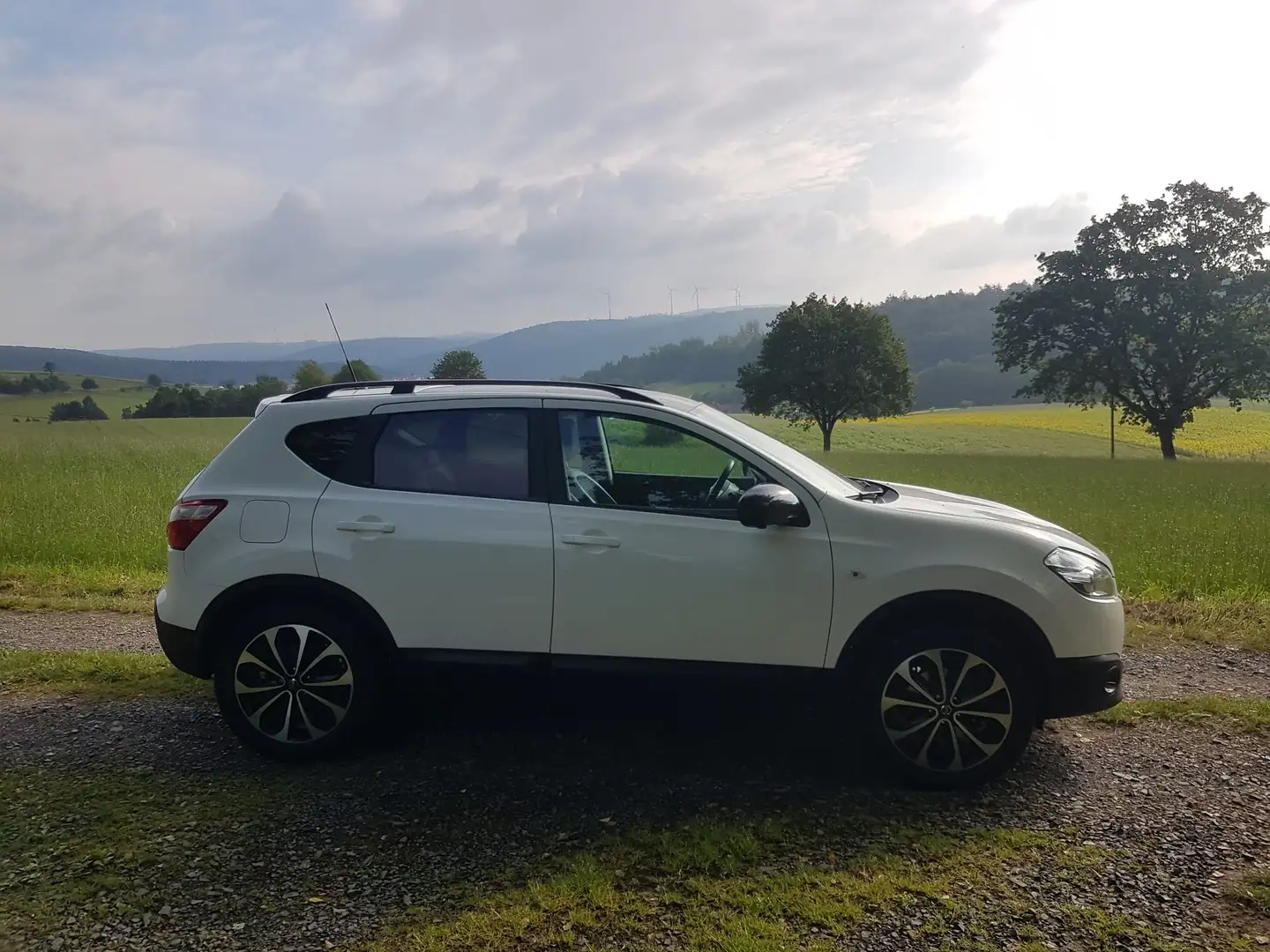 Nissan Qashqai 1.6 Biały - 1