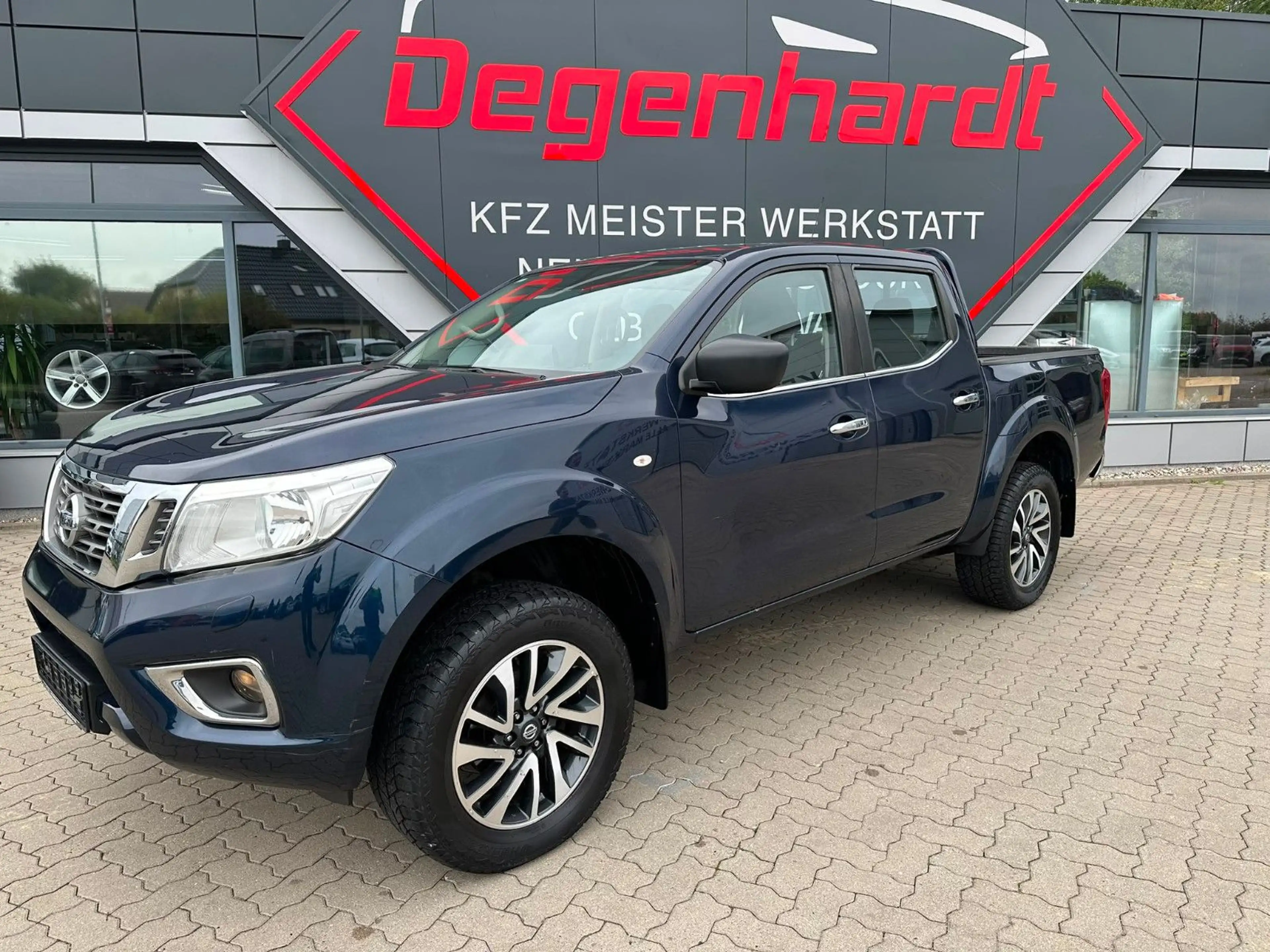 Nissan Navara NP300 Acenta Double Cab 4x4 Temp AHK