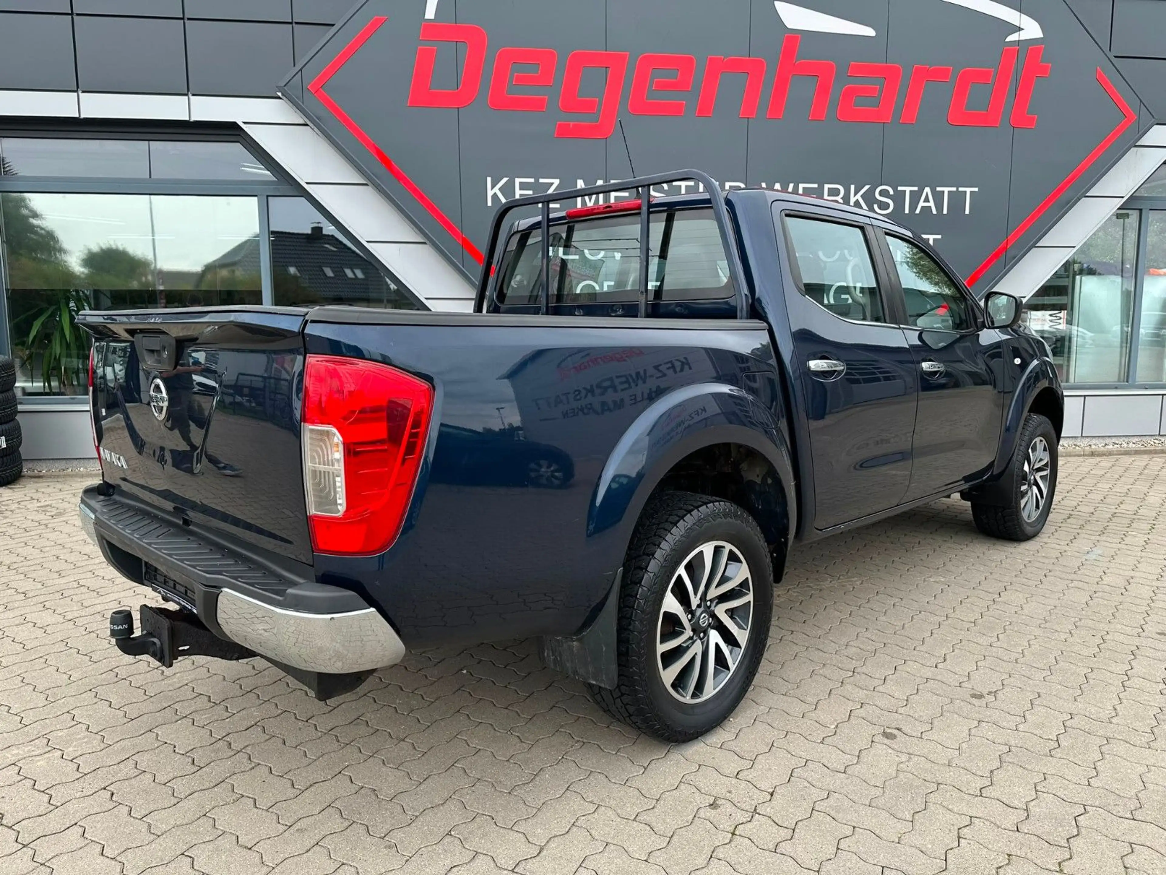Nissan Navara NP300 Acenta Double Cab 4x4 Temp AHK — photo 9