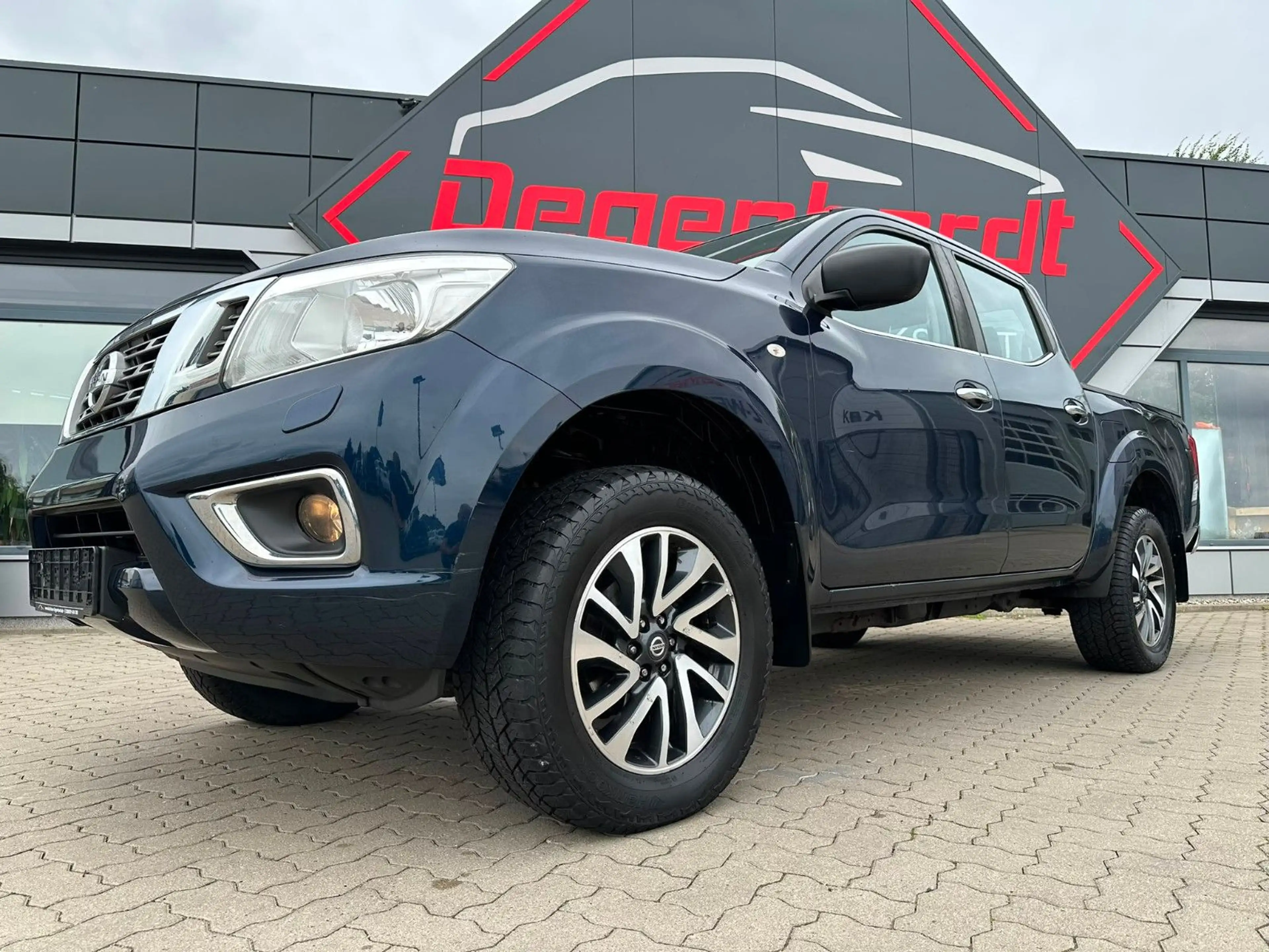 Nissan Navara NP300 Acenta Double Cab 4x4 Temp AHK — photo 3