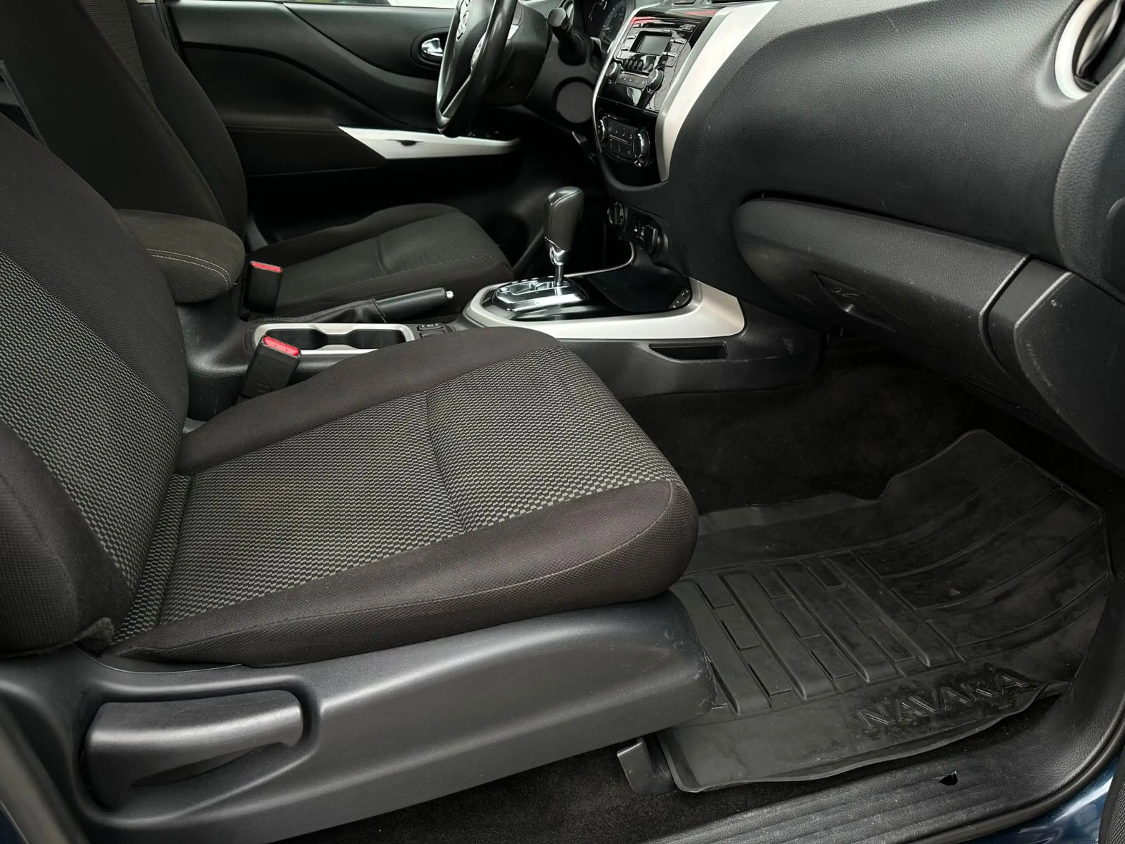 Nissan Navara NP300 Acenta Double Cab 4x4 Temp AHK — photo 8
