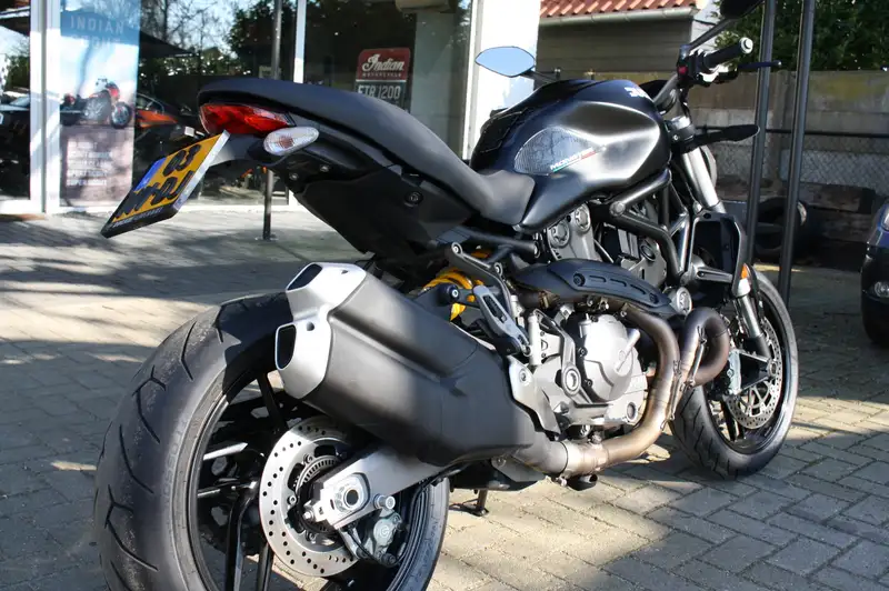 Ducati Monster 821 - foto 4