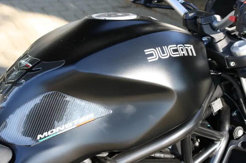 Ducati Monster 821 - foto 3