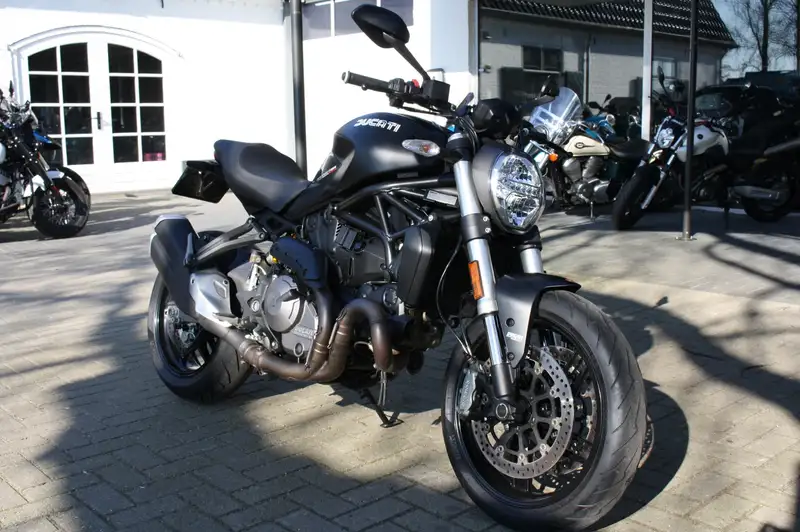 Ducati Monster 821 - foto 5