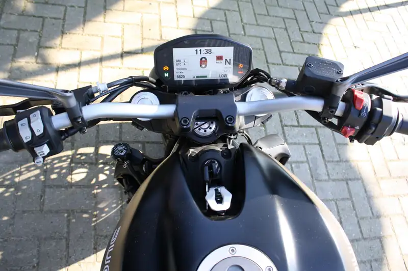 Ducati Monster 821 - foto 7