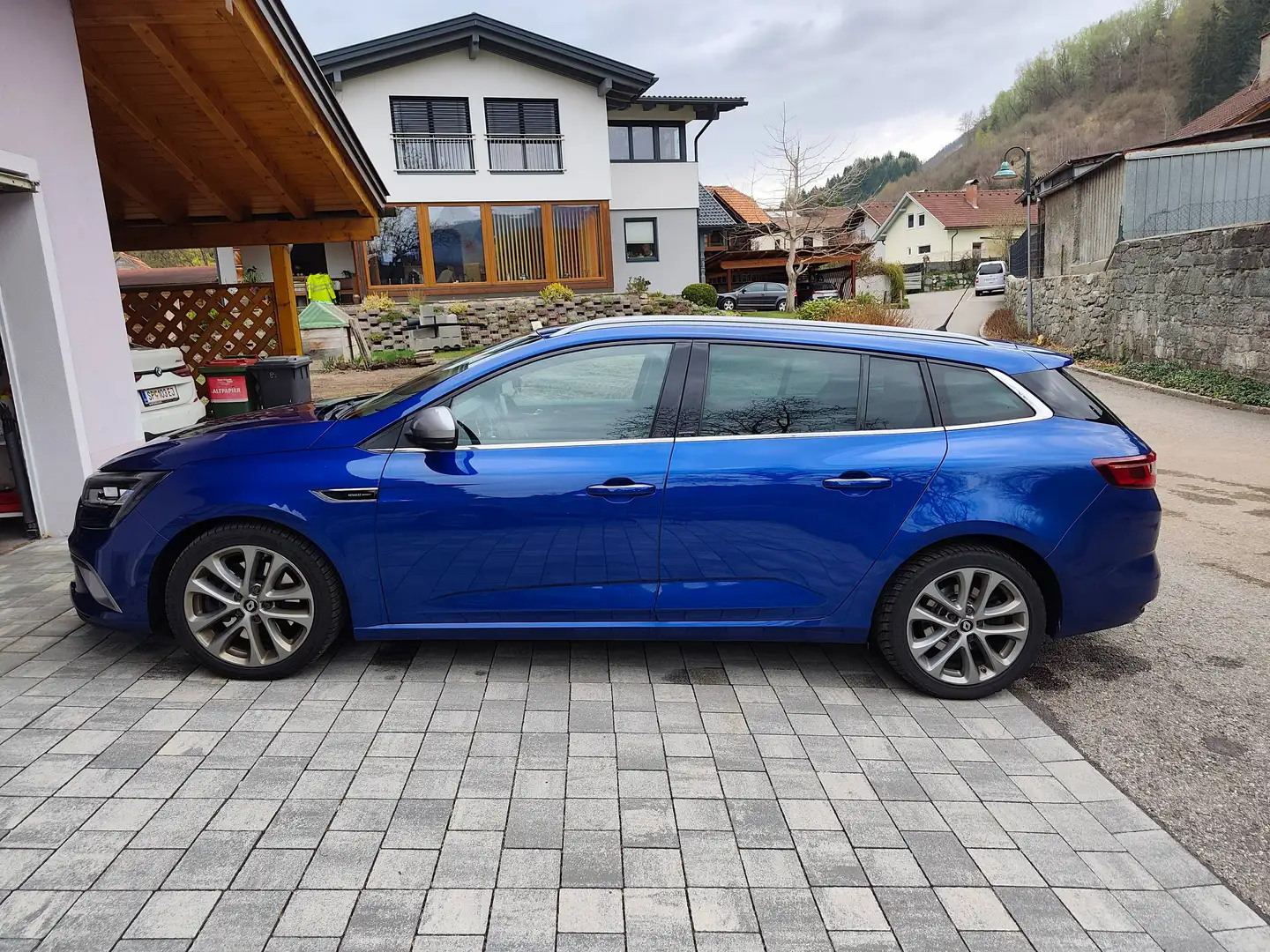 Renault Megane Mégane Grandtour GT Energy TCe 205 EDC GT Blau - 2