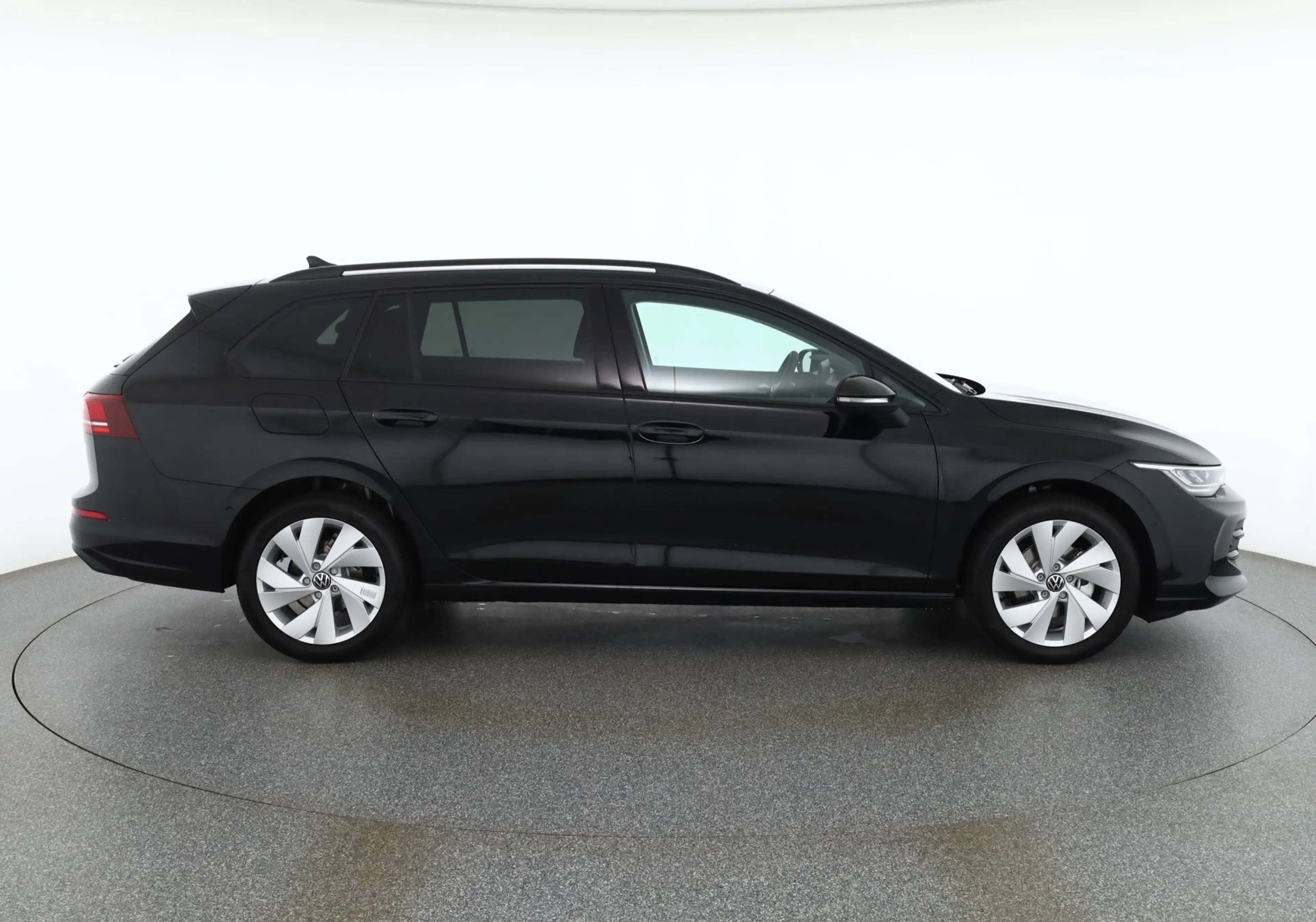 Volkswagen Golf VIII Variant 1.5 TSI DSG LED ACC AHK — photo 6