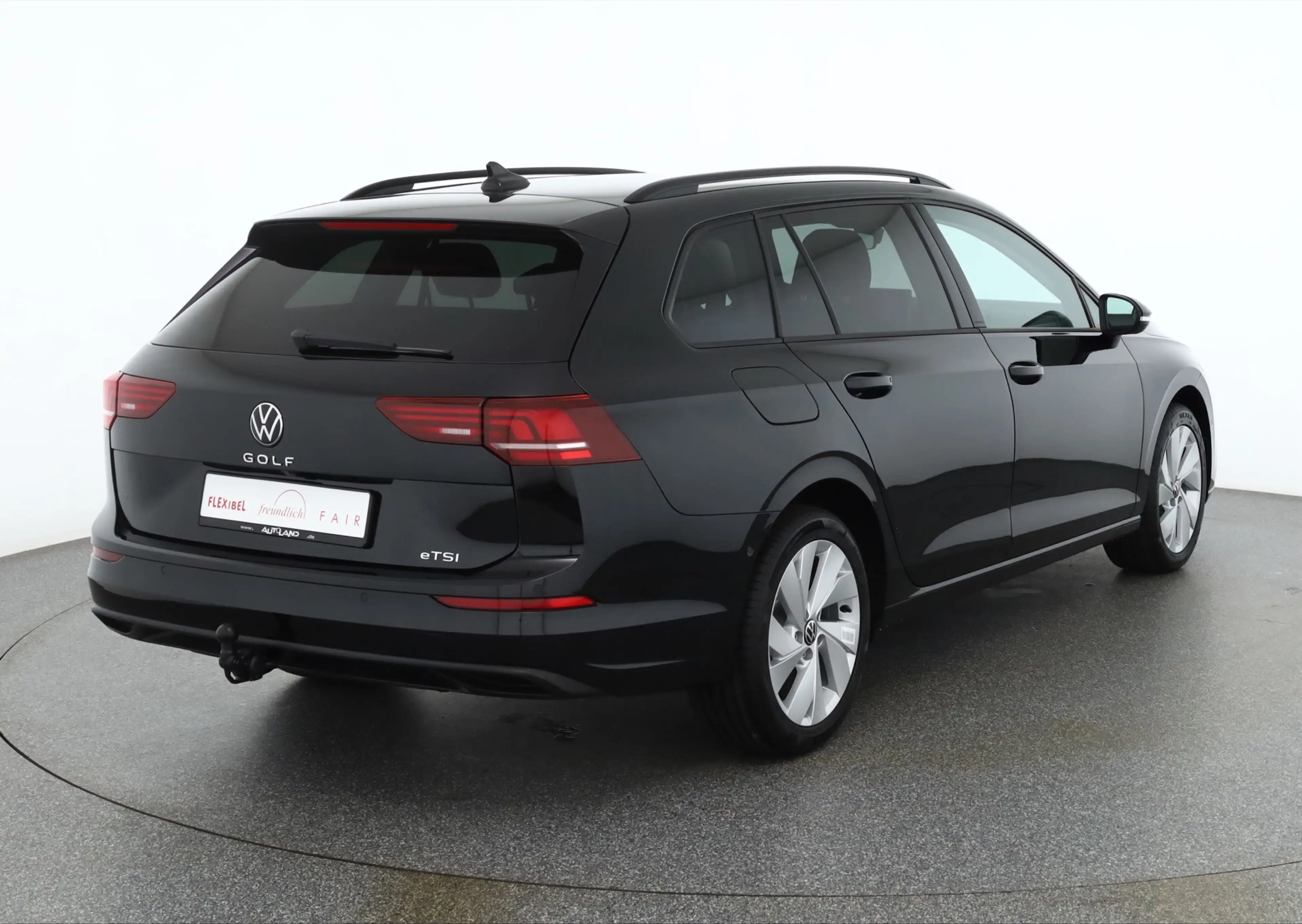 Volkswagen Golf VIII Variant 1.5 TSI DSG LED ACC AHK — photo 5
